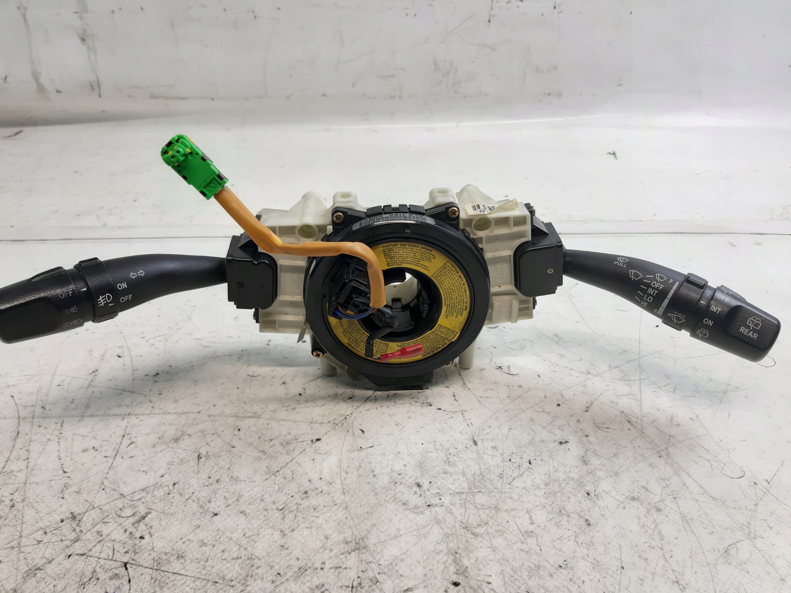 KIA CERATO and steering wheel levers and controls D050 ring airbag EU