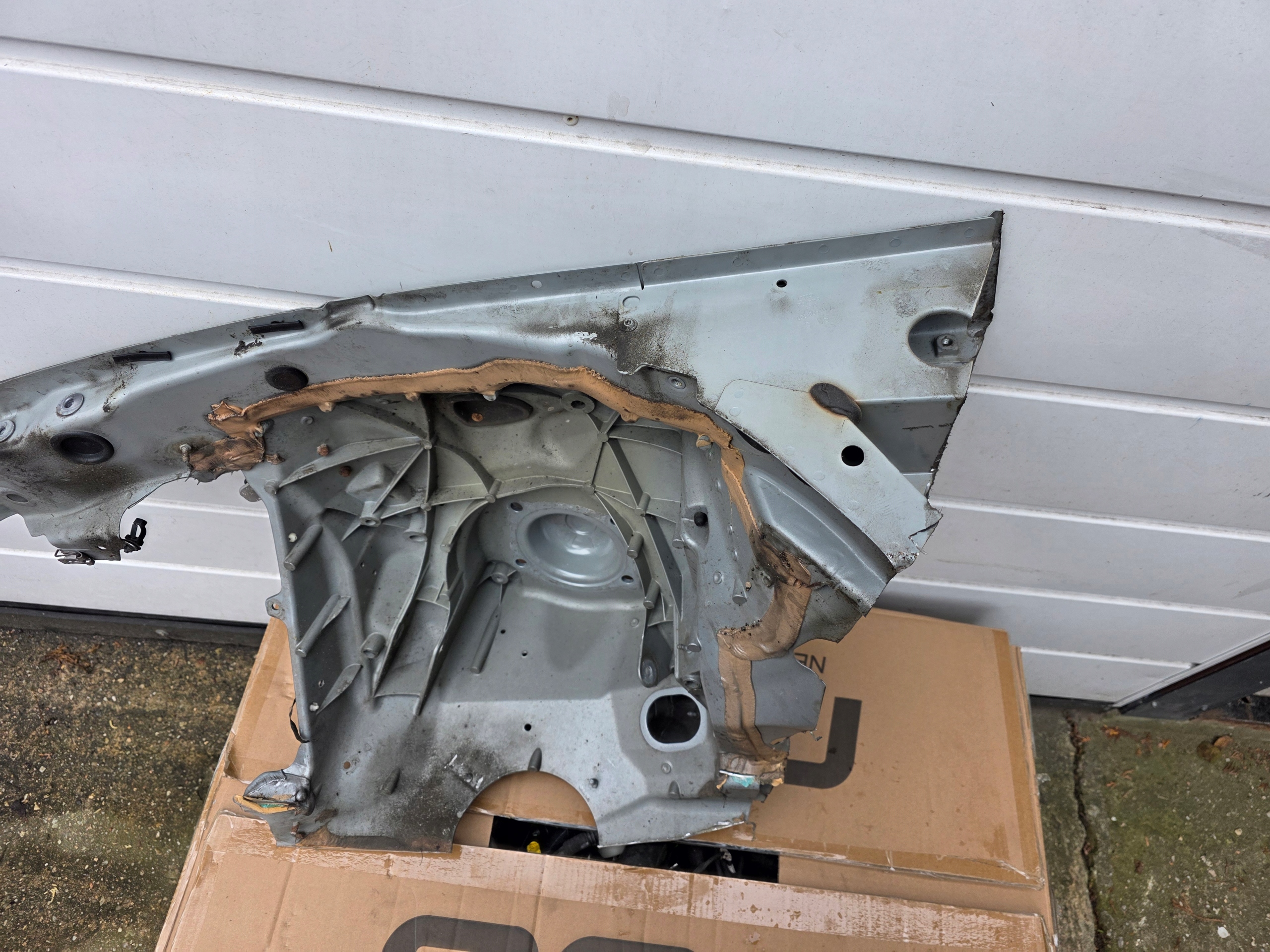 FARTUCH placement left AUDI A6 C7 4G quarter left NOSEK