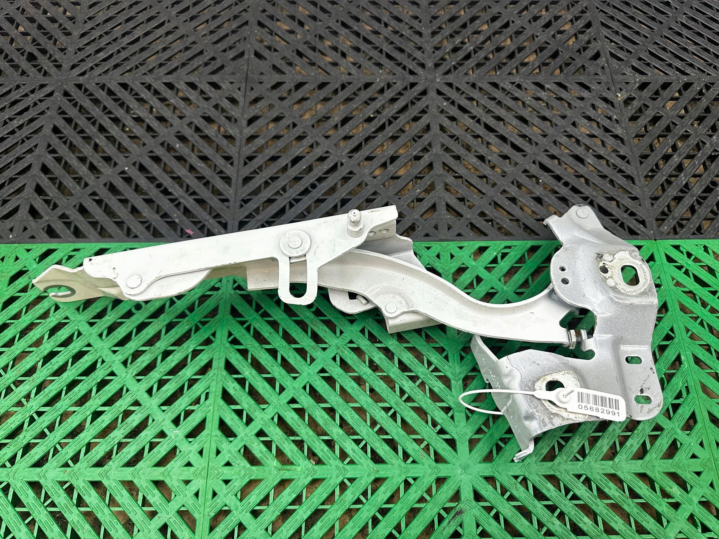 Cerniere cofano BMW 2 F45 7300521