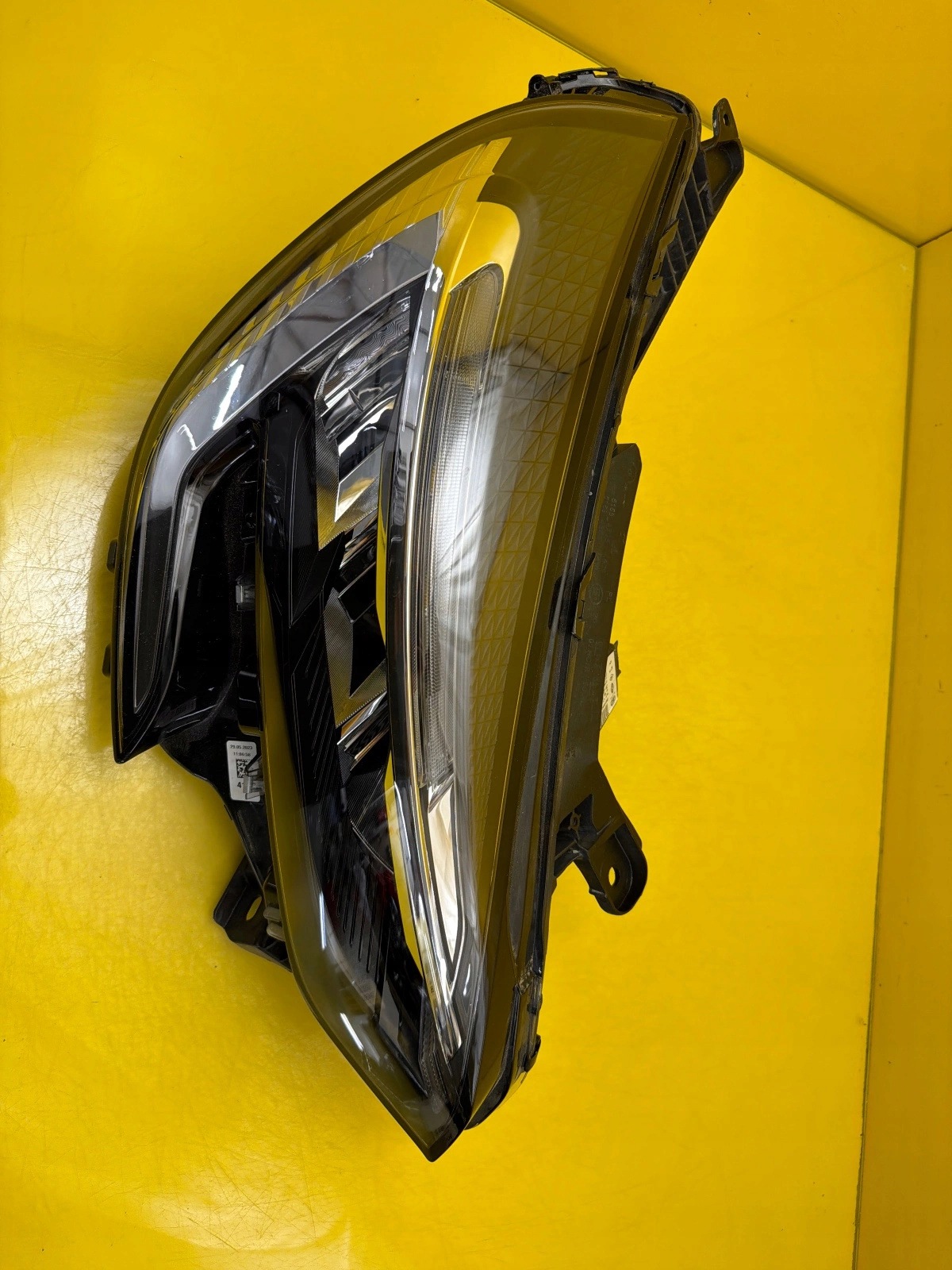 light right front Renault Clio V Full Led 260100902R