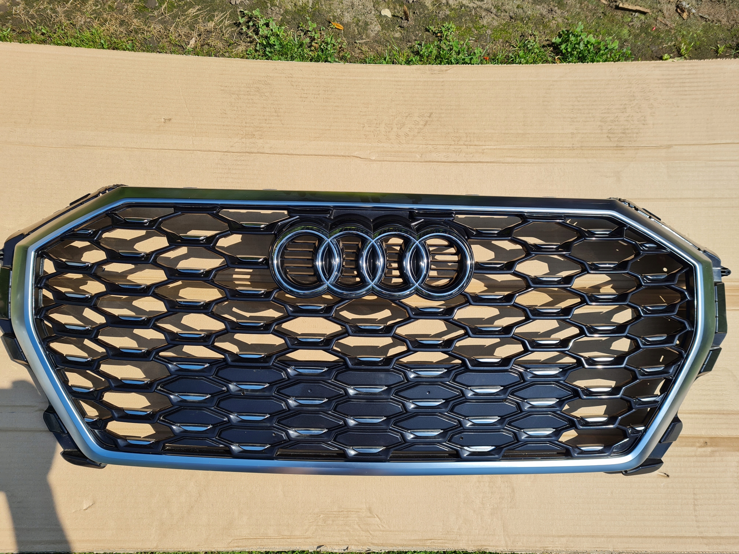 Audi Q3 Kühlergrill FRONTGRILL Kühlergitter 83F853651 - Thumbnail 1
