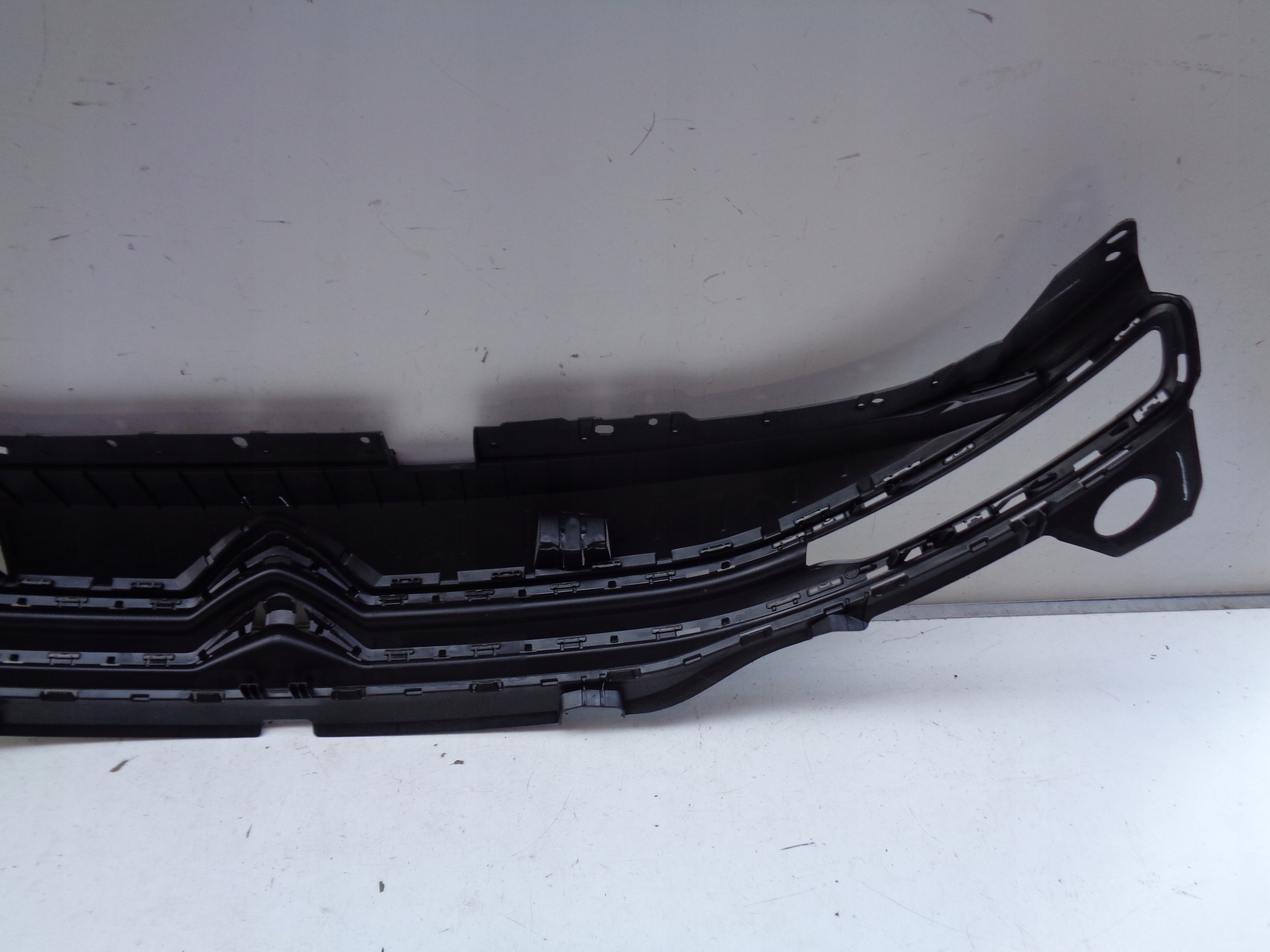 front PREKLADgrill moulding CITROEN BERLINGO IV 18