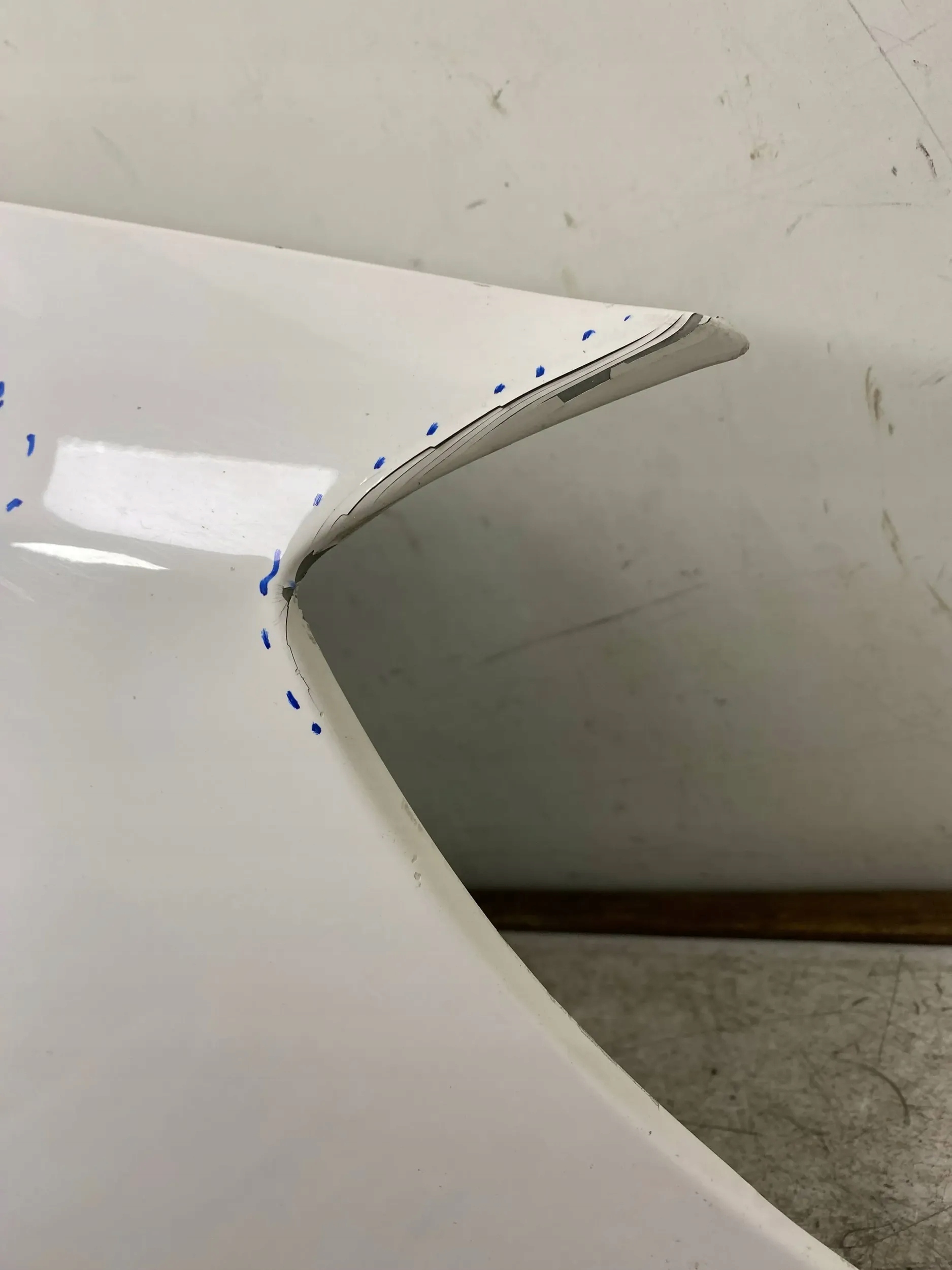SKODA FABIA II LIFT fender right front BIALY LF9E