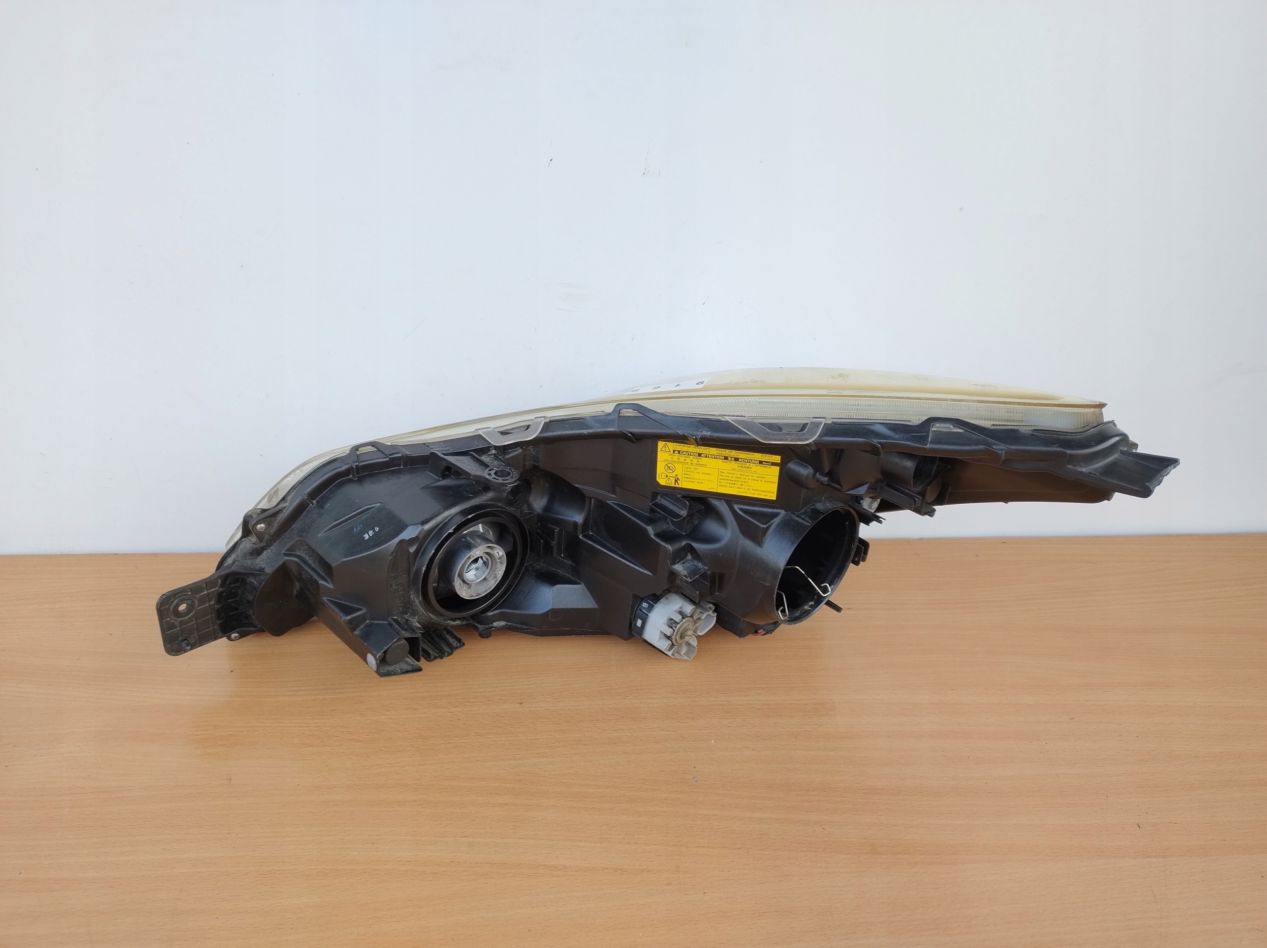 SUBARU LEGACY OUTBACK 9-14 right light front XENON