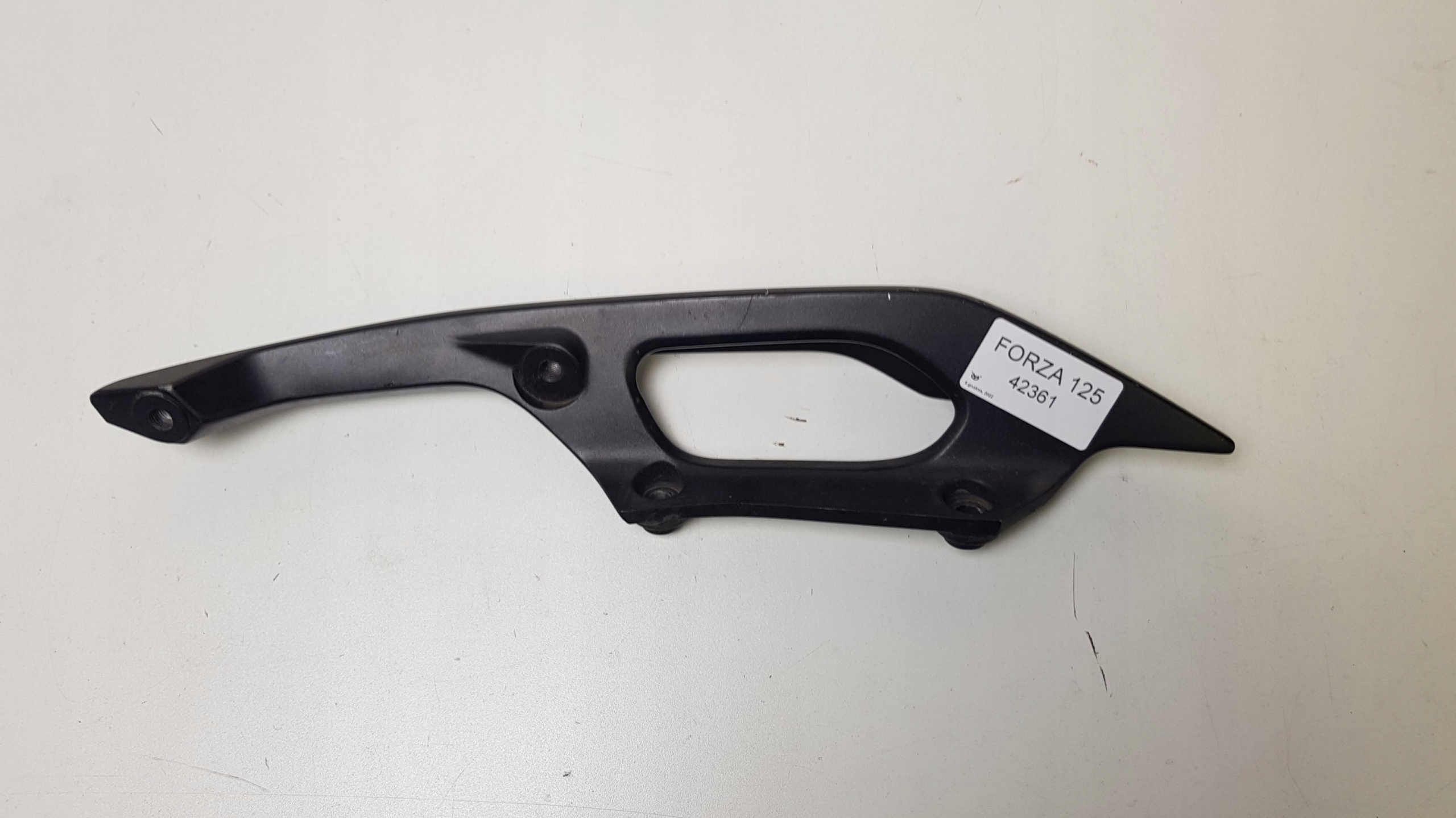 K40A-1-L - Honda FORZA 125 пассажирская ручка левая M1