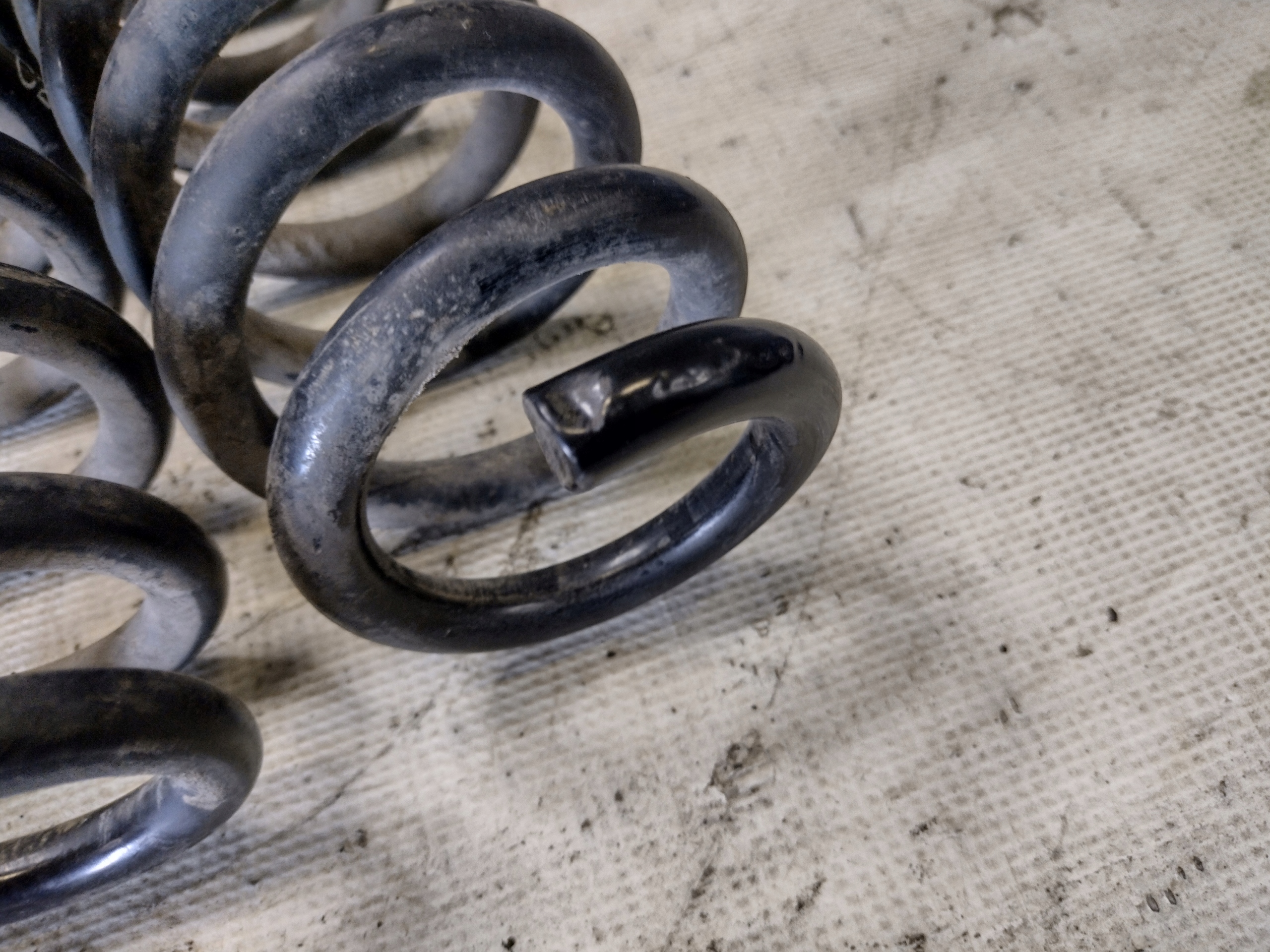springs rear. BMW E90 2,0D (M47)