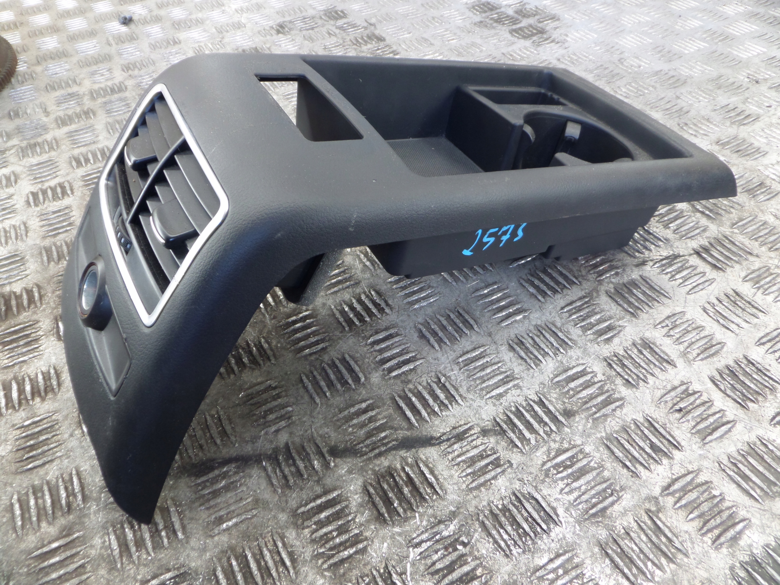 Audi A6 C6 04/11 Tunel mitte 4F0863244C