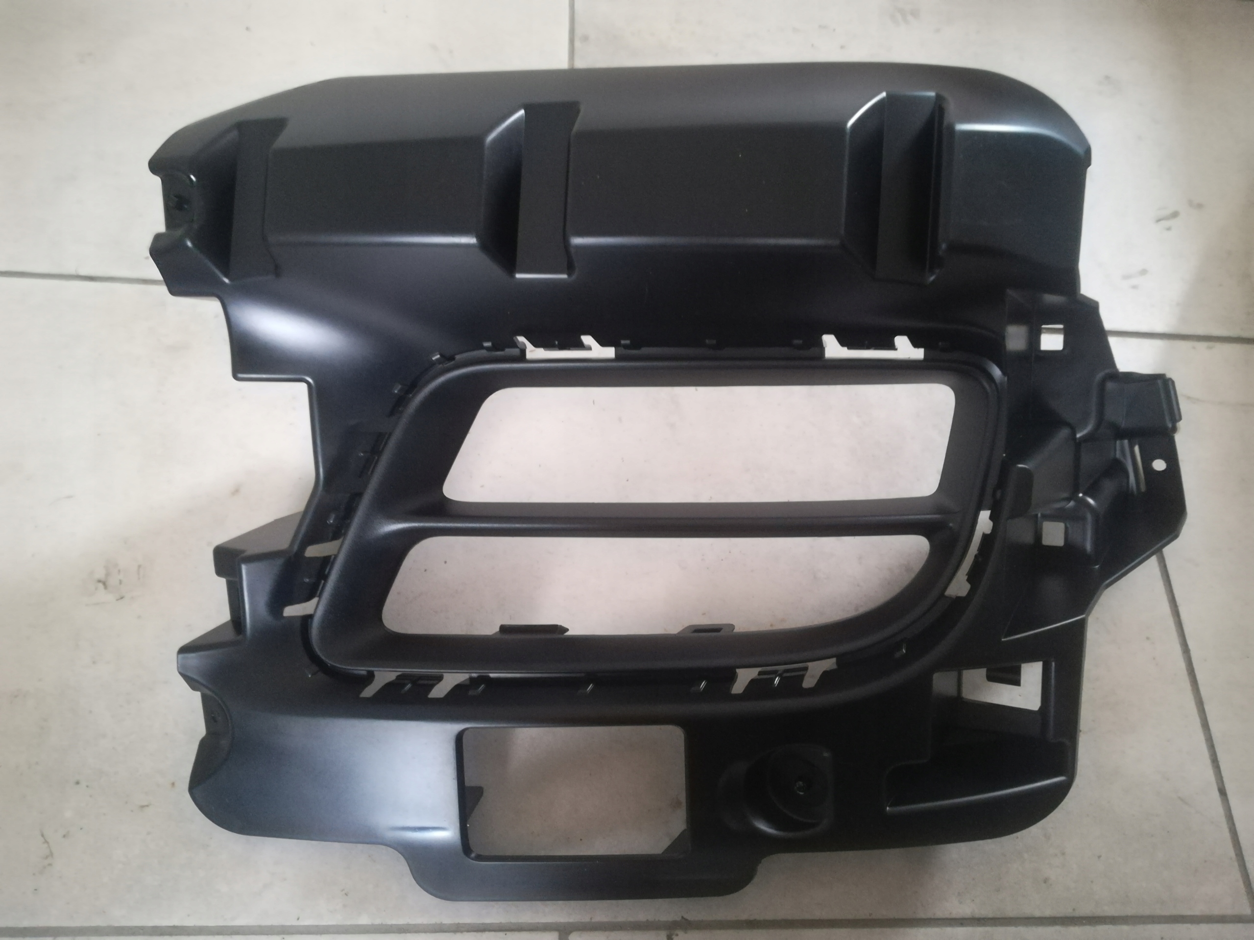 2018 2019 2020 DODGE DURANGO RAMKA HALOGENU PRAWA