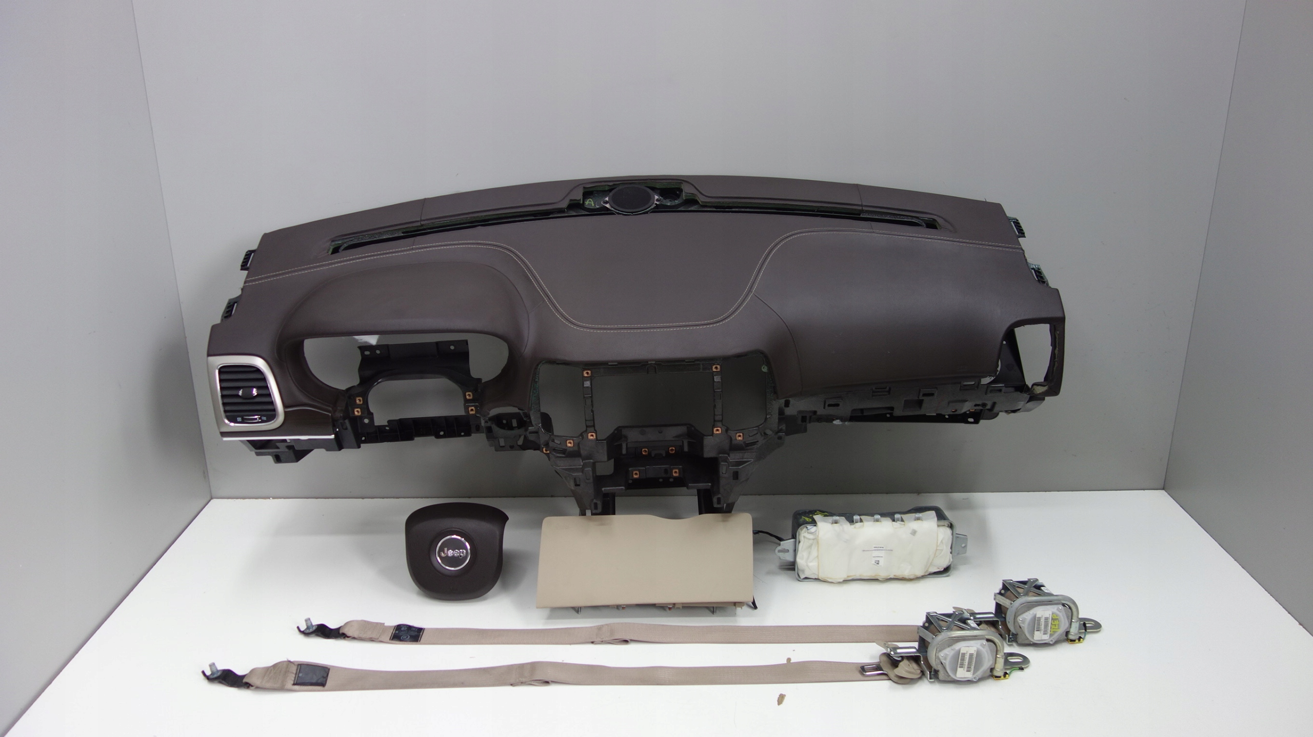 JEEP GRAND CHEROKEE WK2 DESKA KONSOLA AIRBAG ORG za 2999 zł z