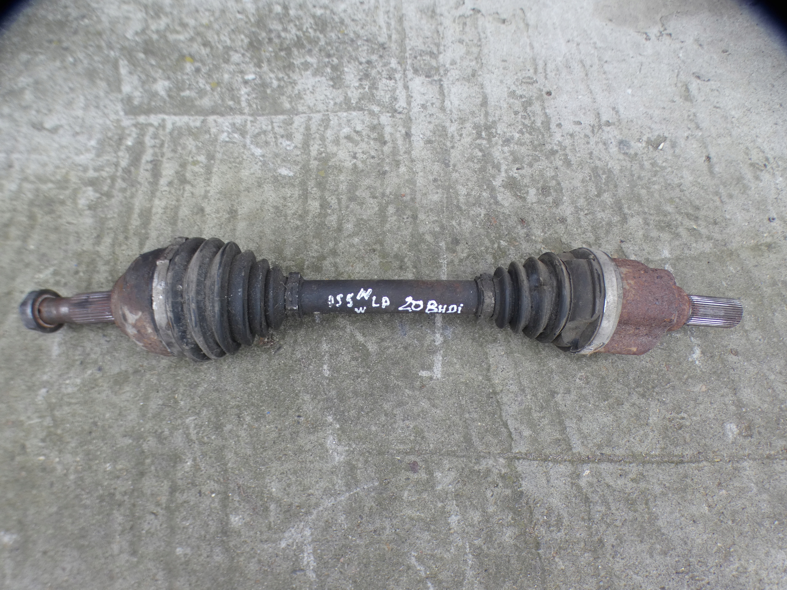 Citroen DS5 11-15 2.0 HDI semi-axis left front short. 9687834380