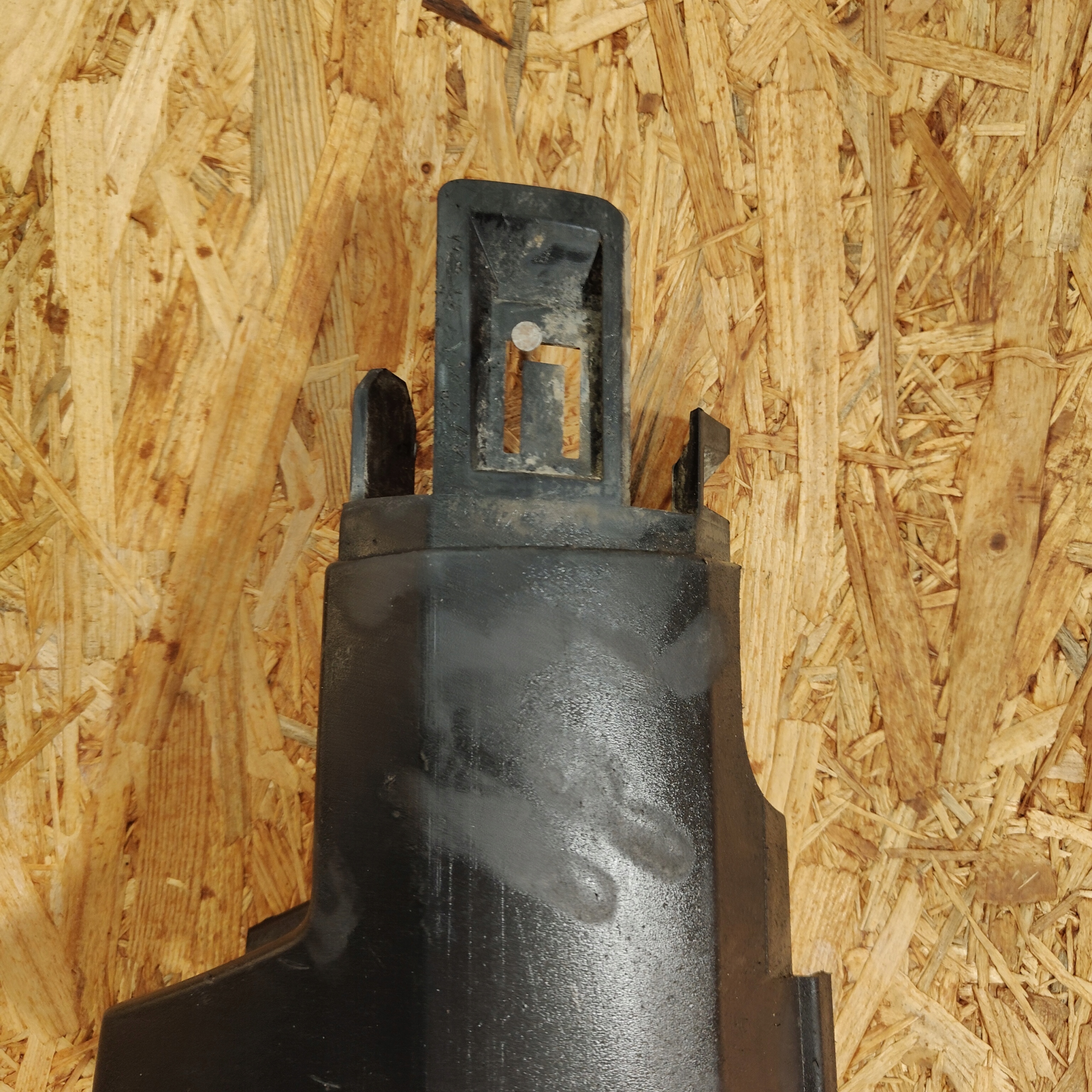 moulding threshold left PEUGEOT 2008 and 82018z03 SAMA pipe end