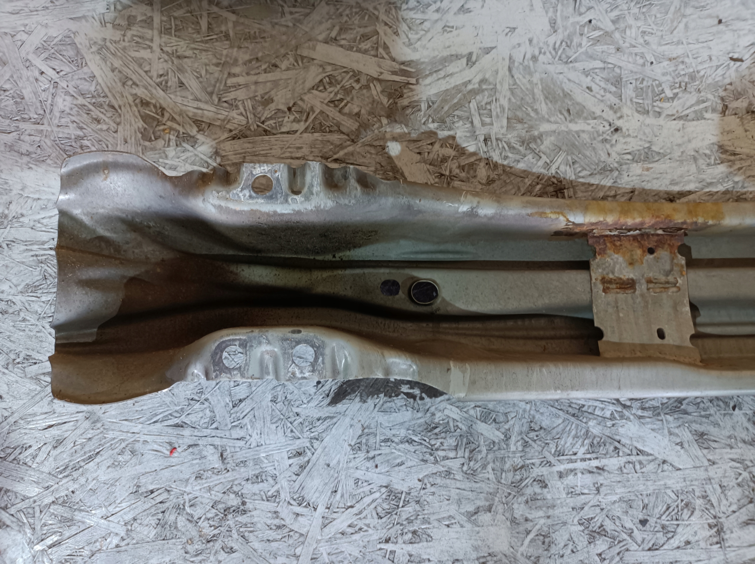 bumper support rear part VOLVO V40 d2 12