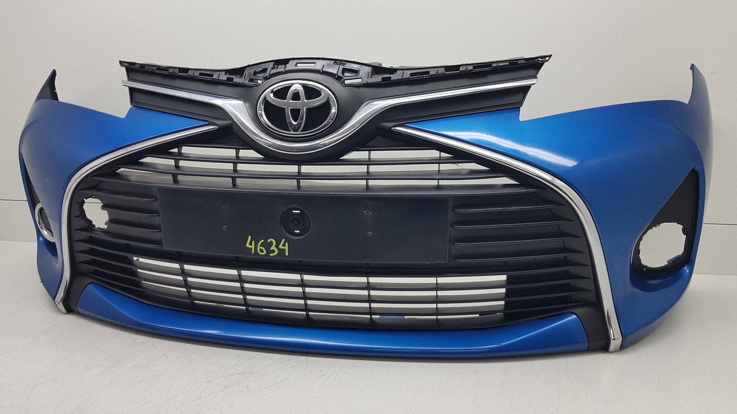 TOYOTA YARIS 3 III 2014 - bumper front 53102-od040