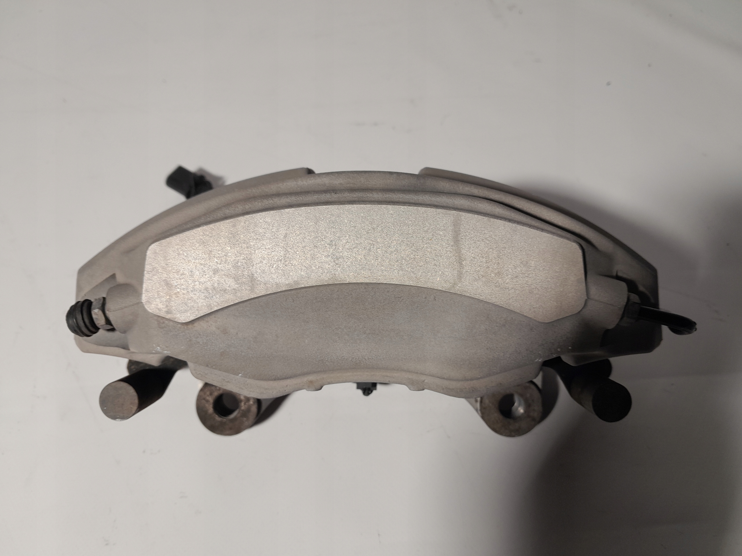 AUDI Q5 II 80A caliper brake left front 8W05CD