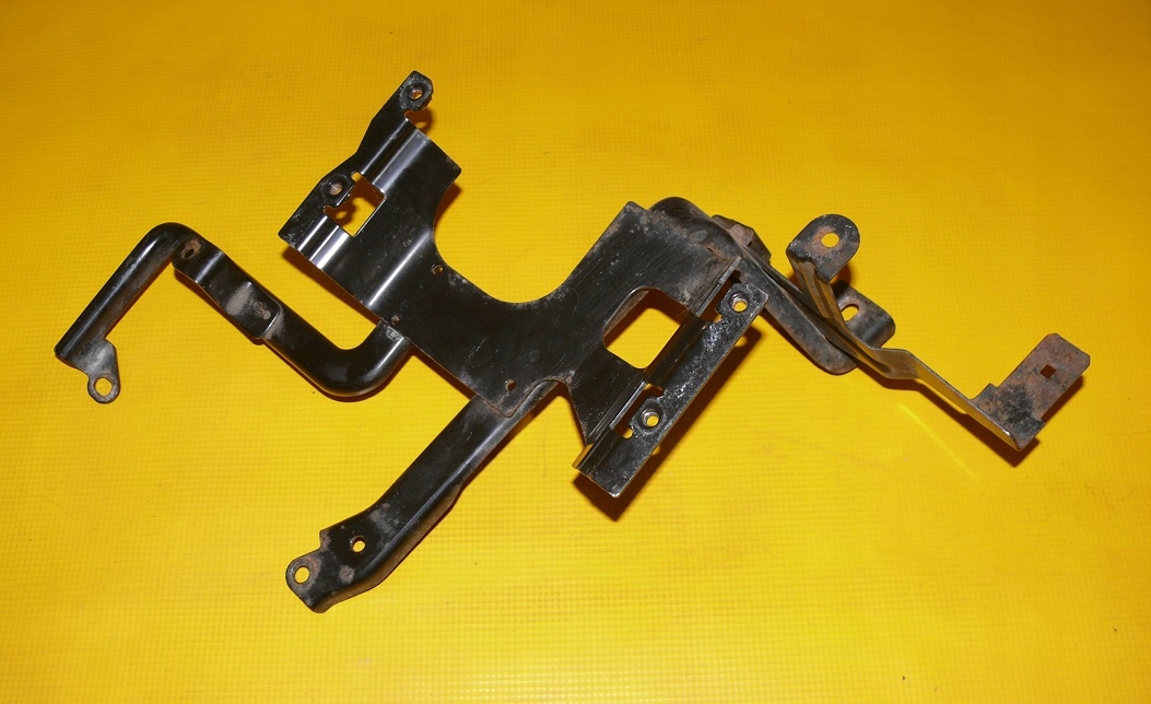 bracket KOMPUTERA of the engine SUBARU LEGACY V 5 2.0 D