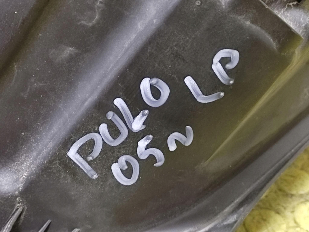VW POLO IV REFLEKTOR light left front 6Q1941007AR