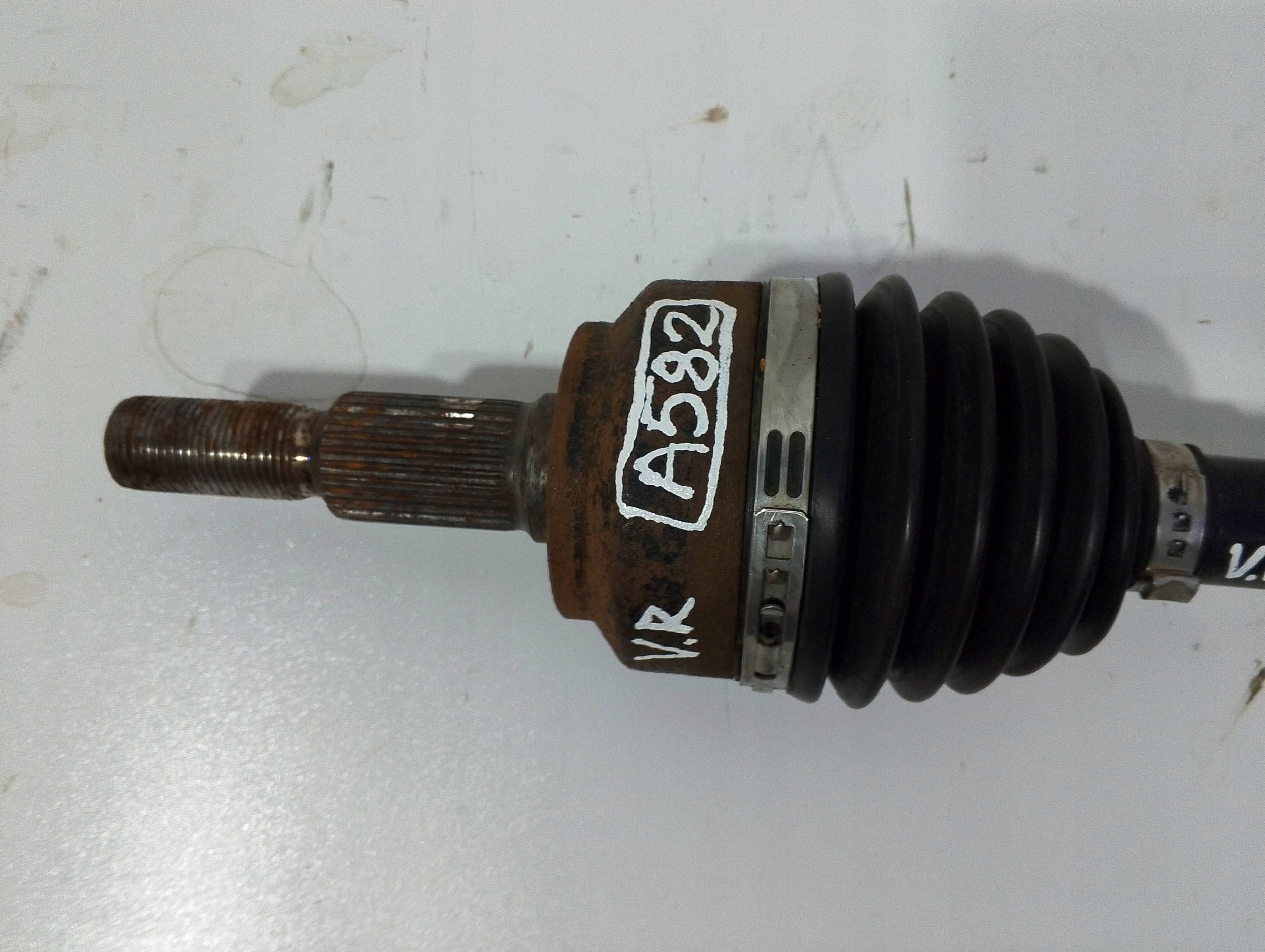 Jeep Grand Cherokee WK 3,0 CRD semi-axis front right P52104590AB (A582)
