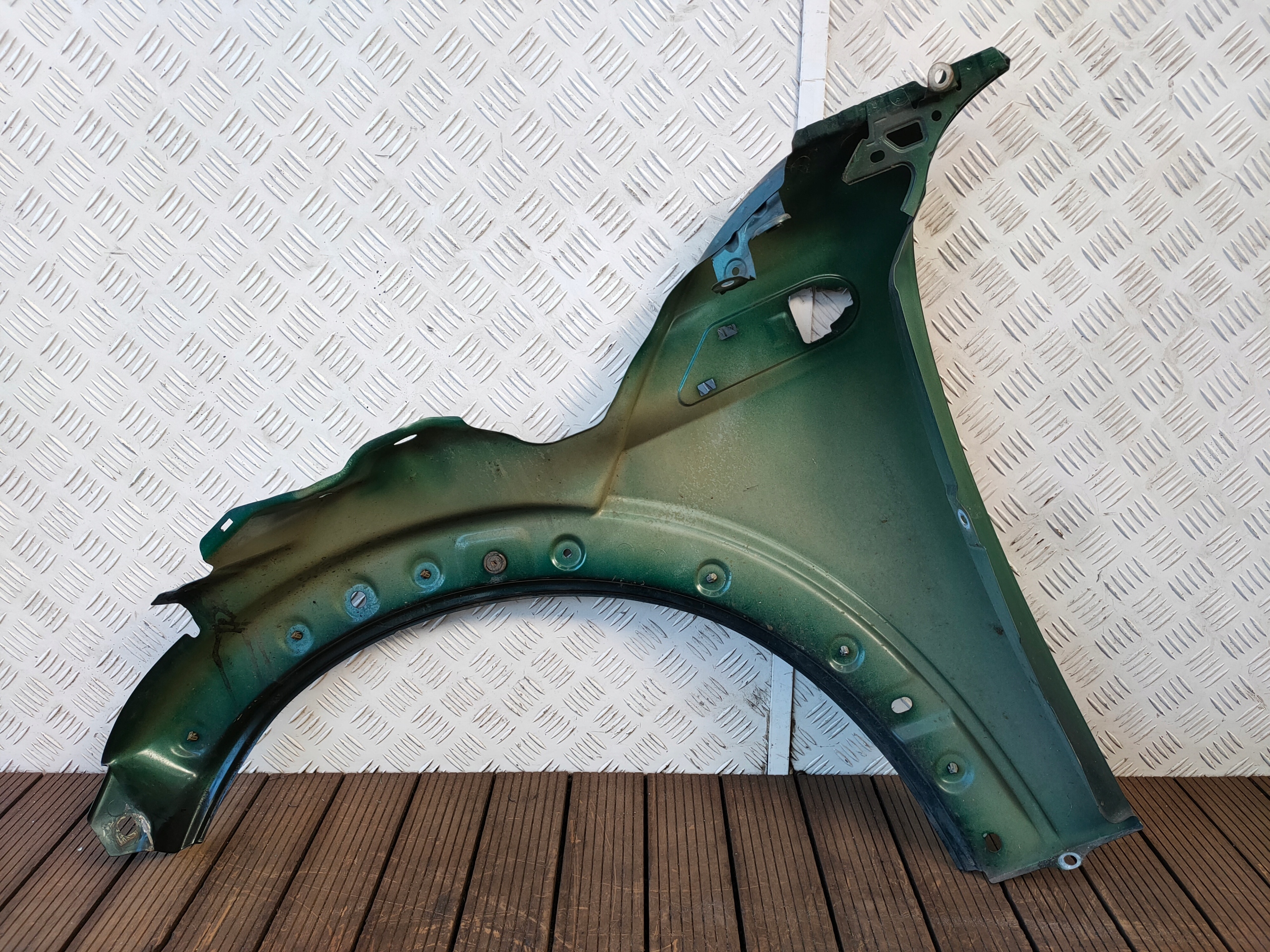 MINI COOPER R56 06-13 BLOTNK front right front colour A67/6