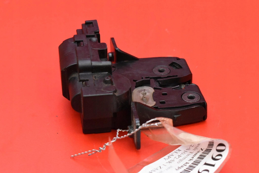 lock bonnet rear part boot 8200747429B RENAULT TWINGO 2 II 07-12