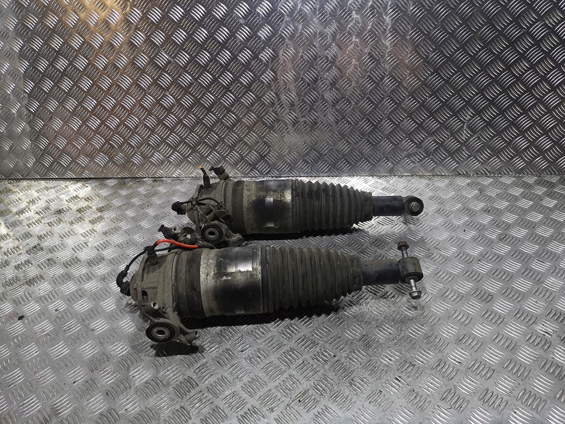 Touareg 7p 2011r амортизатор 7p6616019k лівий ORY