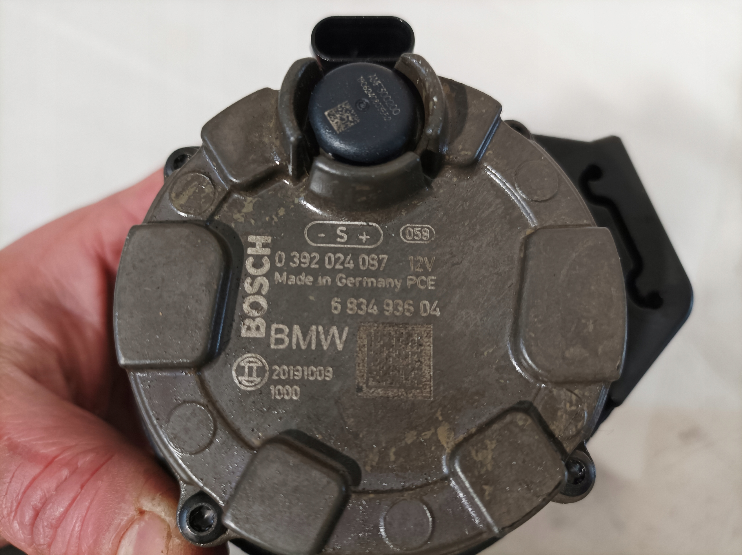 BMW G07 X7 supplementary water pump 6834936