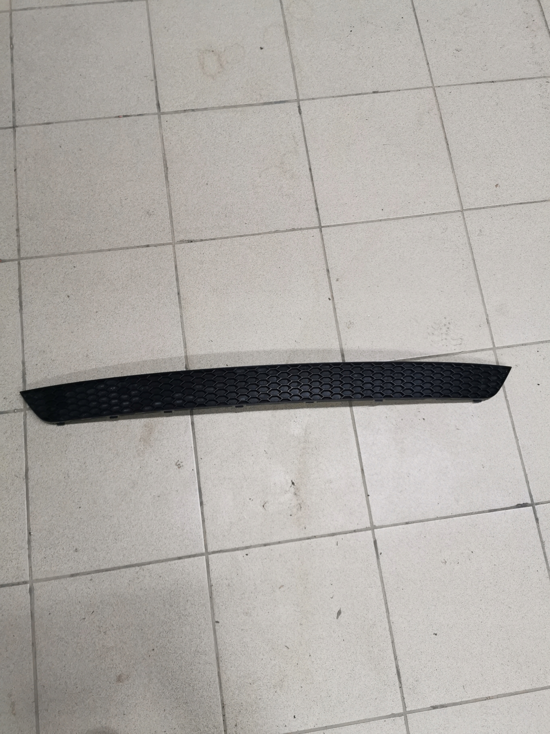 8K0807833 - Решетка бампера задняя Audi A4 B8 S-line оригинал