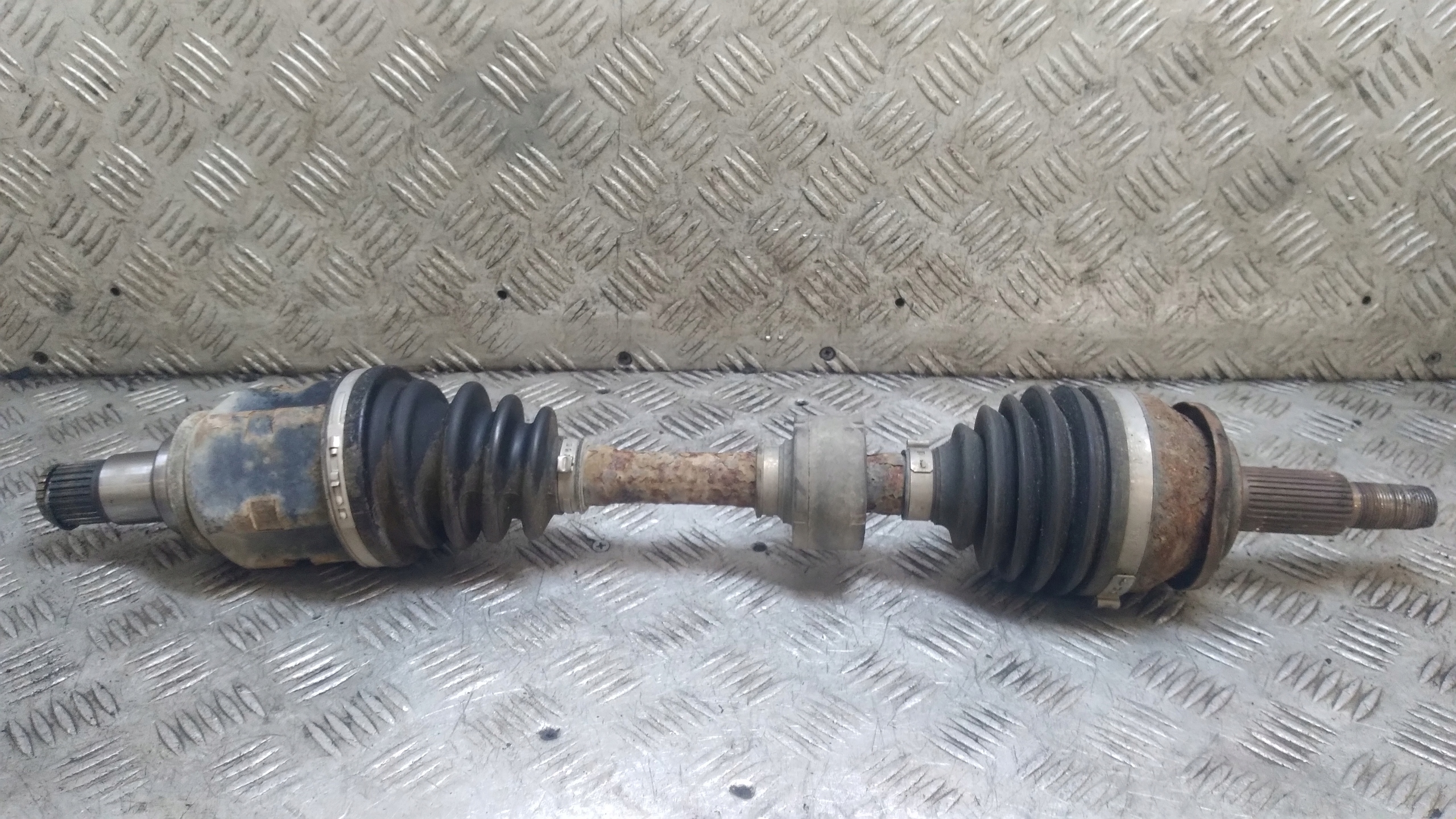 semi-axis semi-axis left front TOYOTA AVENSIS T27