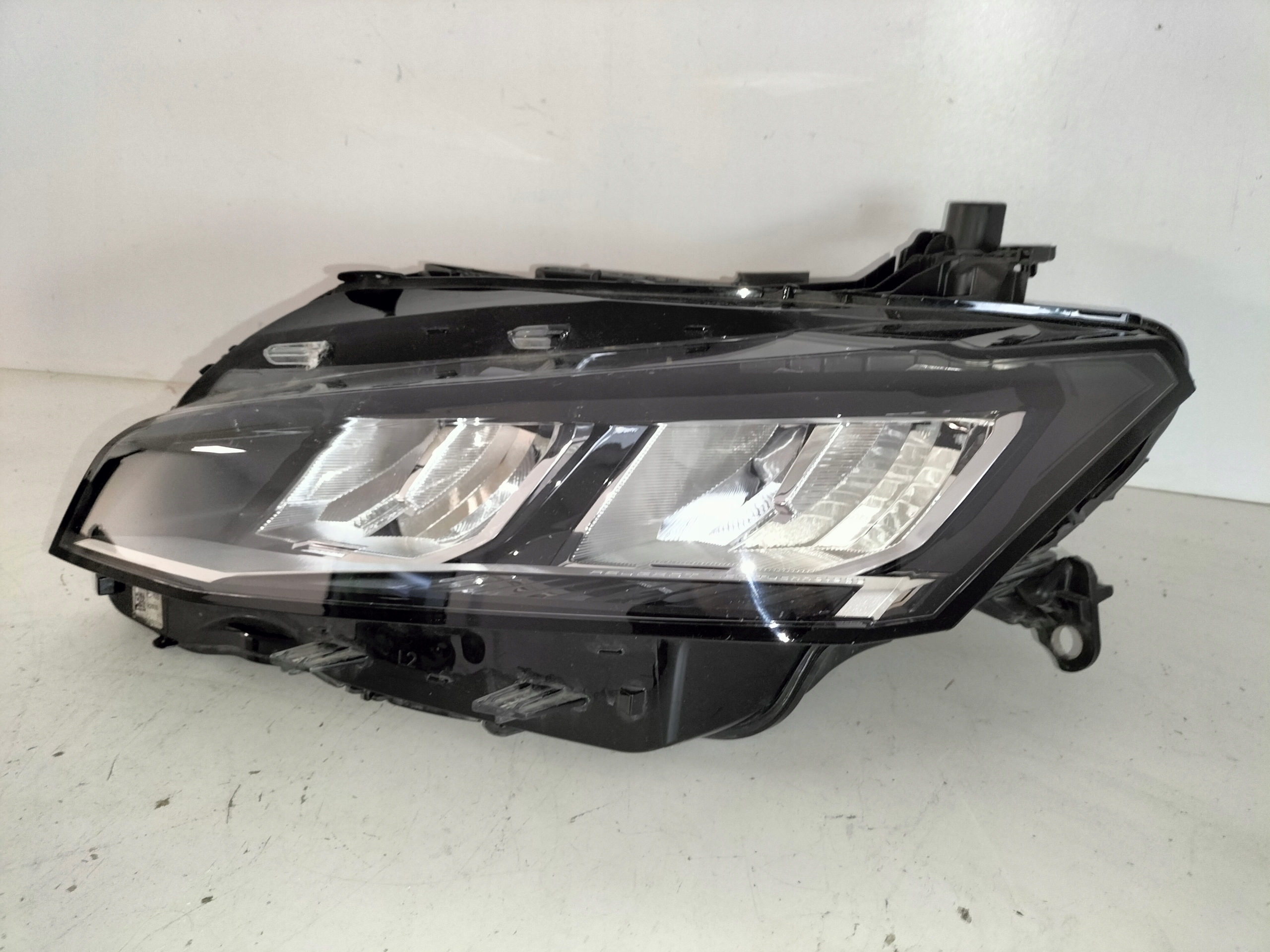 light front reflektor left PEUGEOT 308 III T10 21- FULL LED
