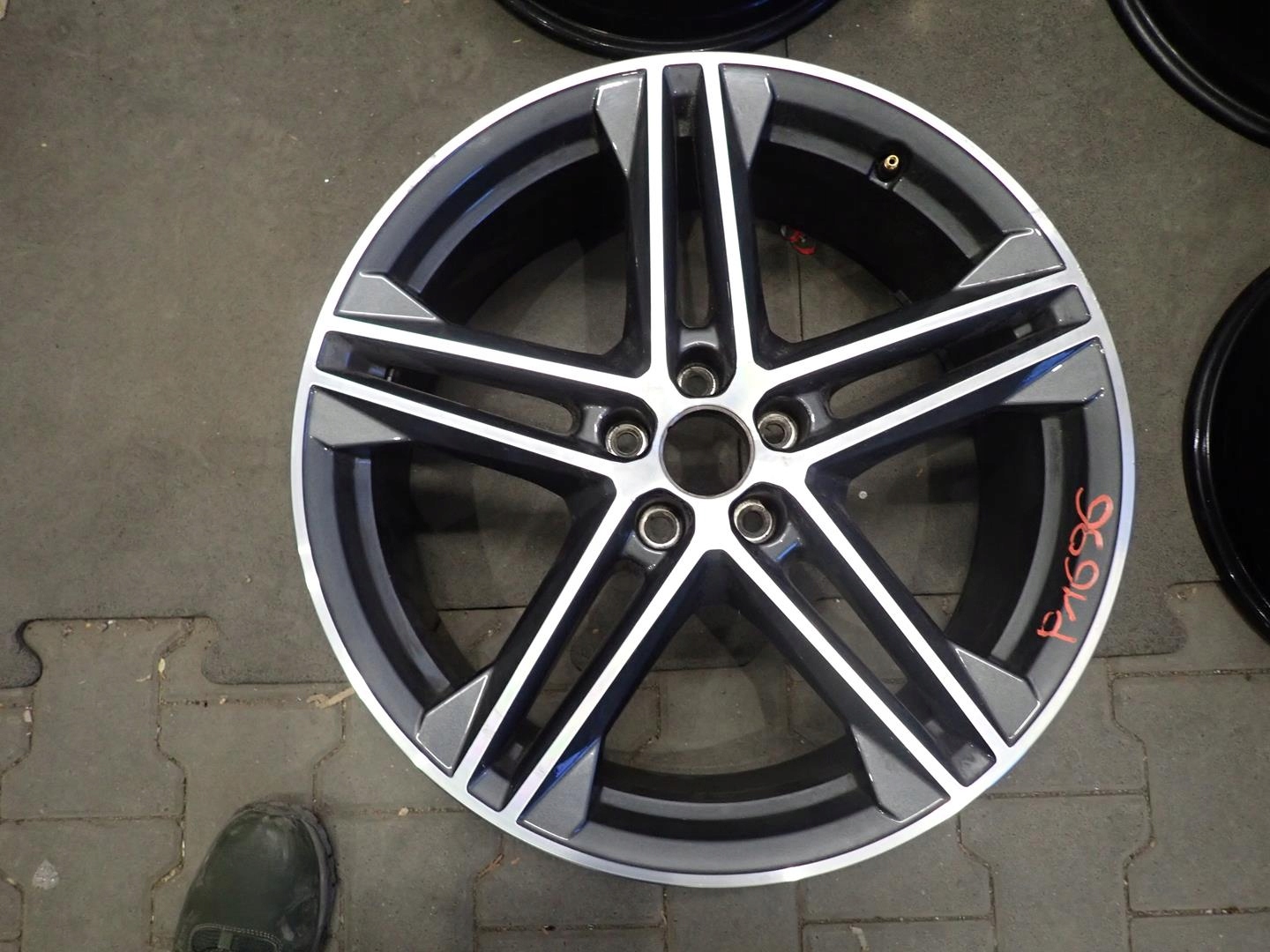 disk disk AUDI 80A 5x112 ET39 8J 20" 80A601025H
