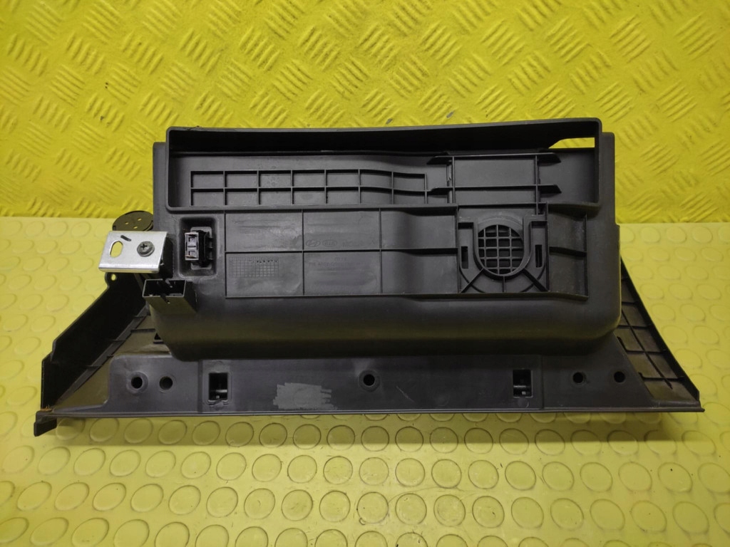 kia CEED I бардачок пассажира 847601H050