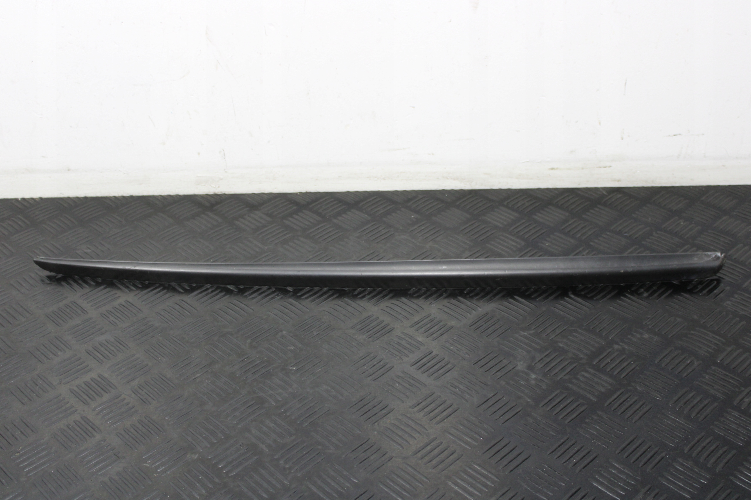 LISTWA SZYBY CZOŁOWEJ PRAWA AUDI Q5 80A QUATTRO 80A854328B