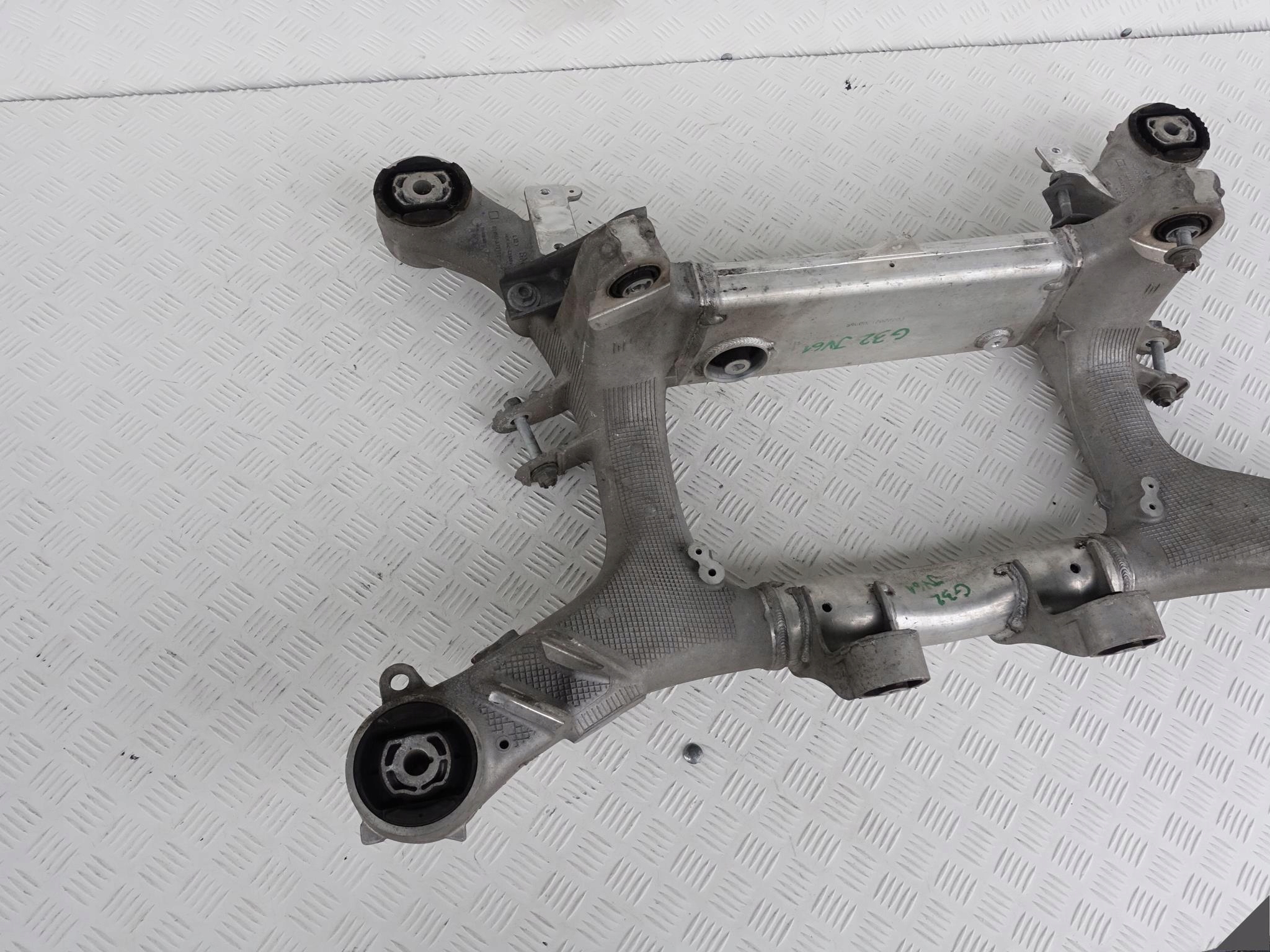 BMW 6 G32 GT 5 G31 TOURING subframe axle beam sider rear part