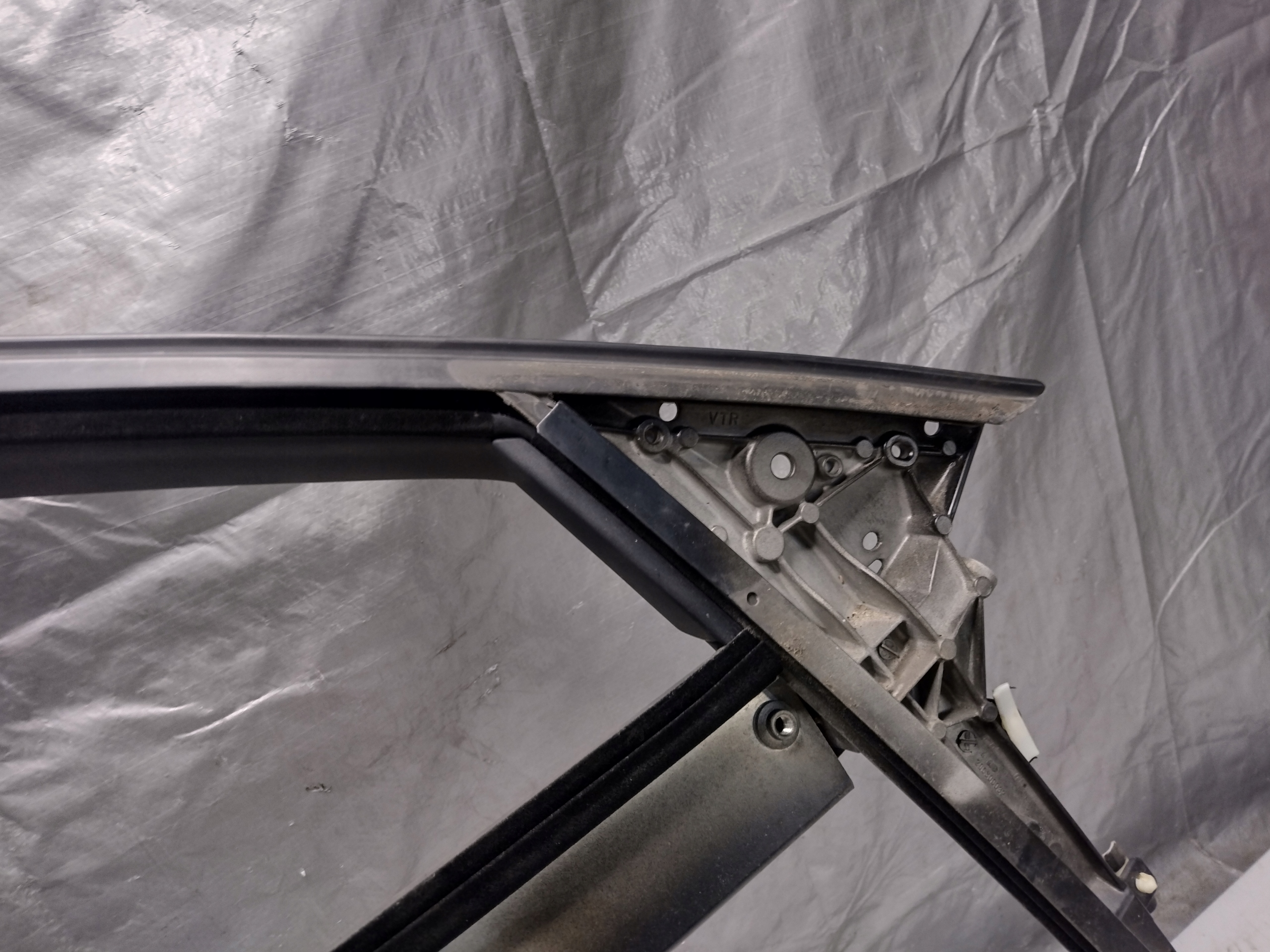 lift frame windows right front Audi A3 8P 5D 8P4837630