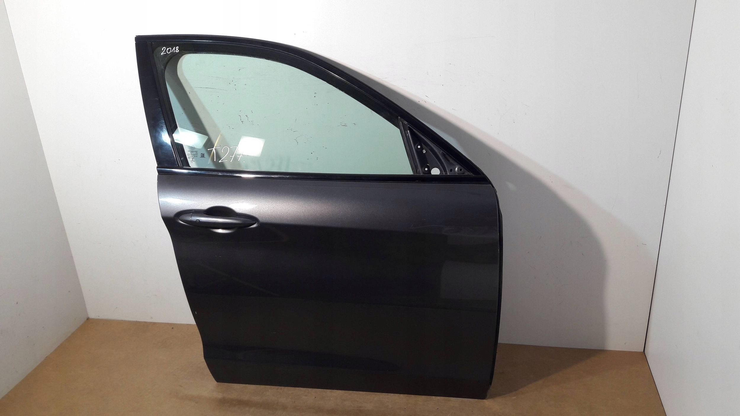 Alfa Romeo Stelvio door front