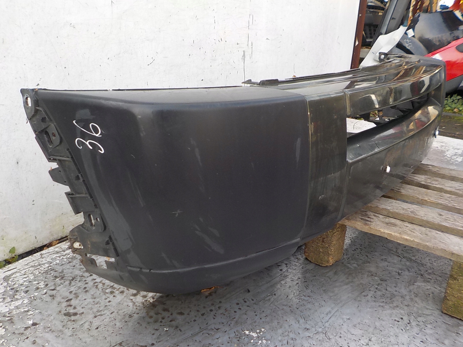36 LAND ROVER DISCOVERY III nárazník předek přední