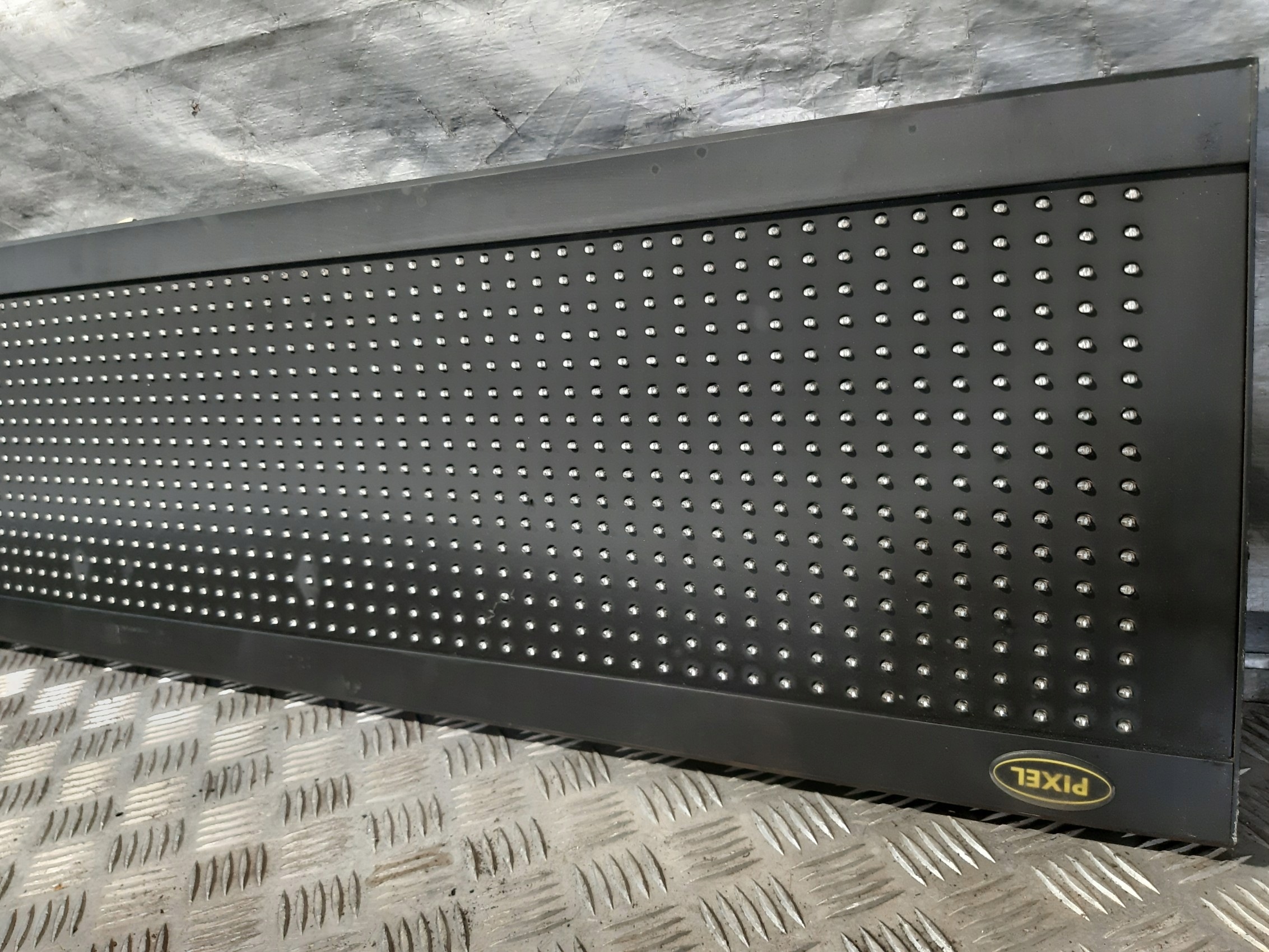 display značka INFORMACYJNA PIXEL TD 16x112-16
