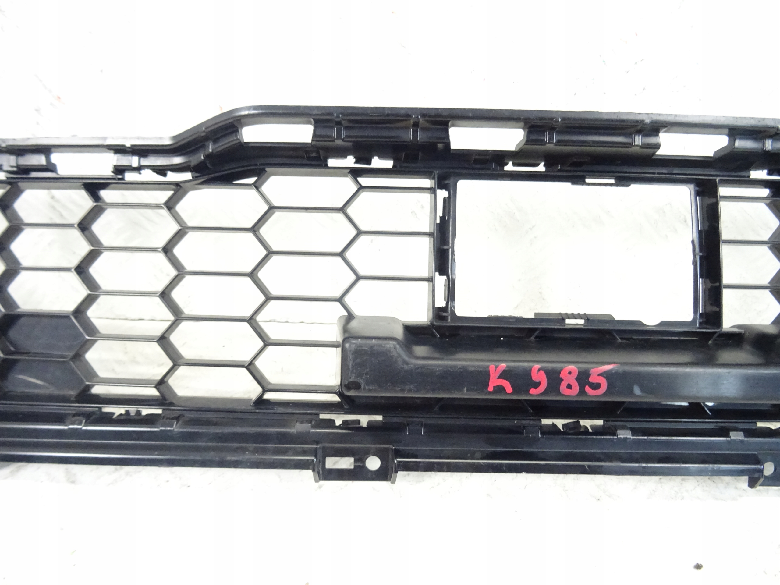 grid of a bumper central front MG HS 10878160