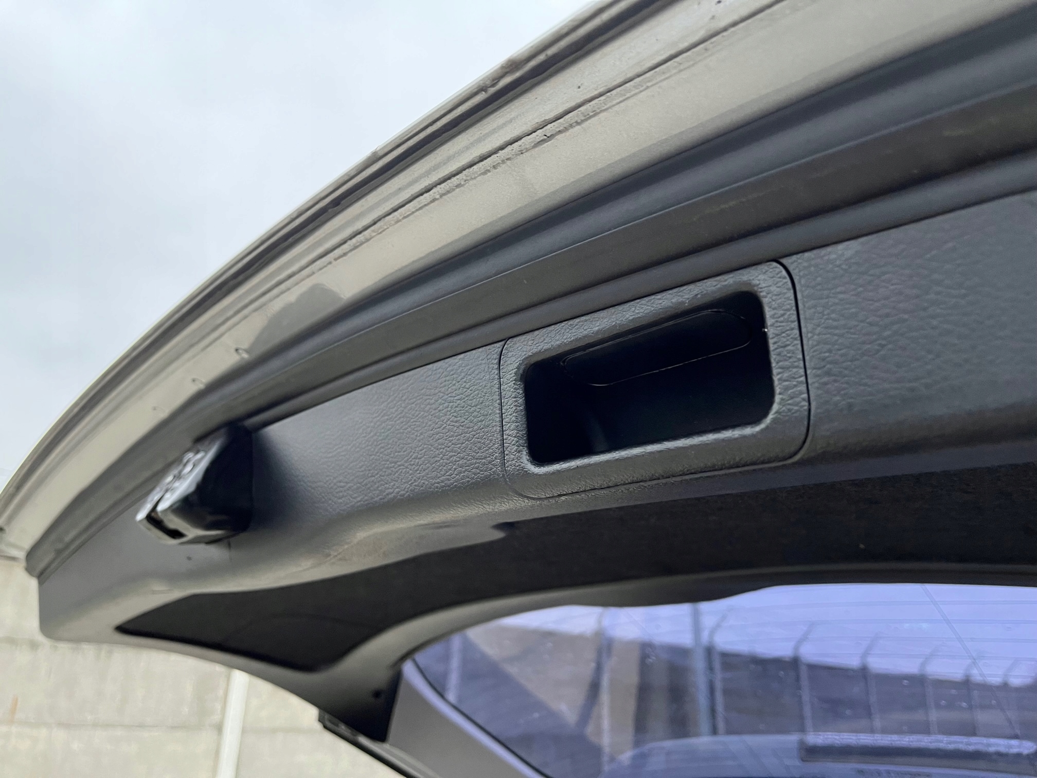 Subaru Legacy IV boot door rear C6Z