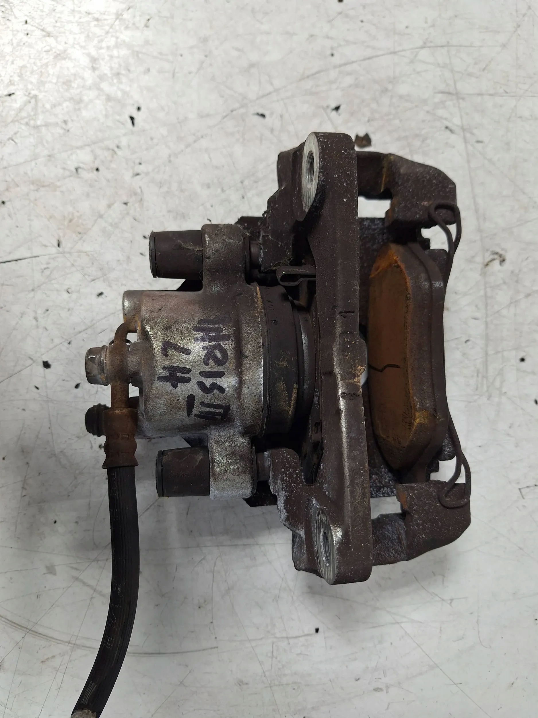 caliper brake front left Toyota Yaris III 11-17 1.33 VVTi ATE
