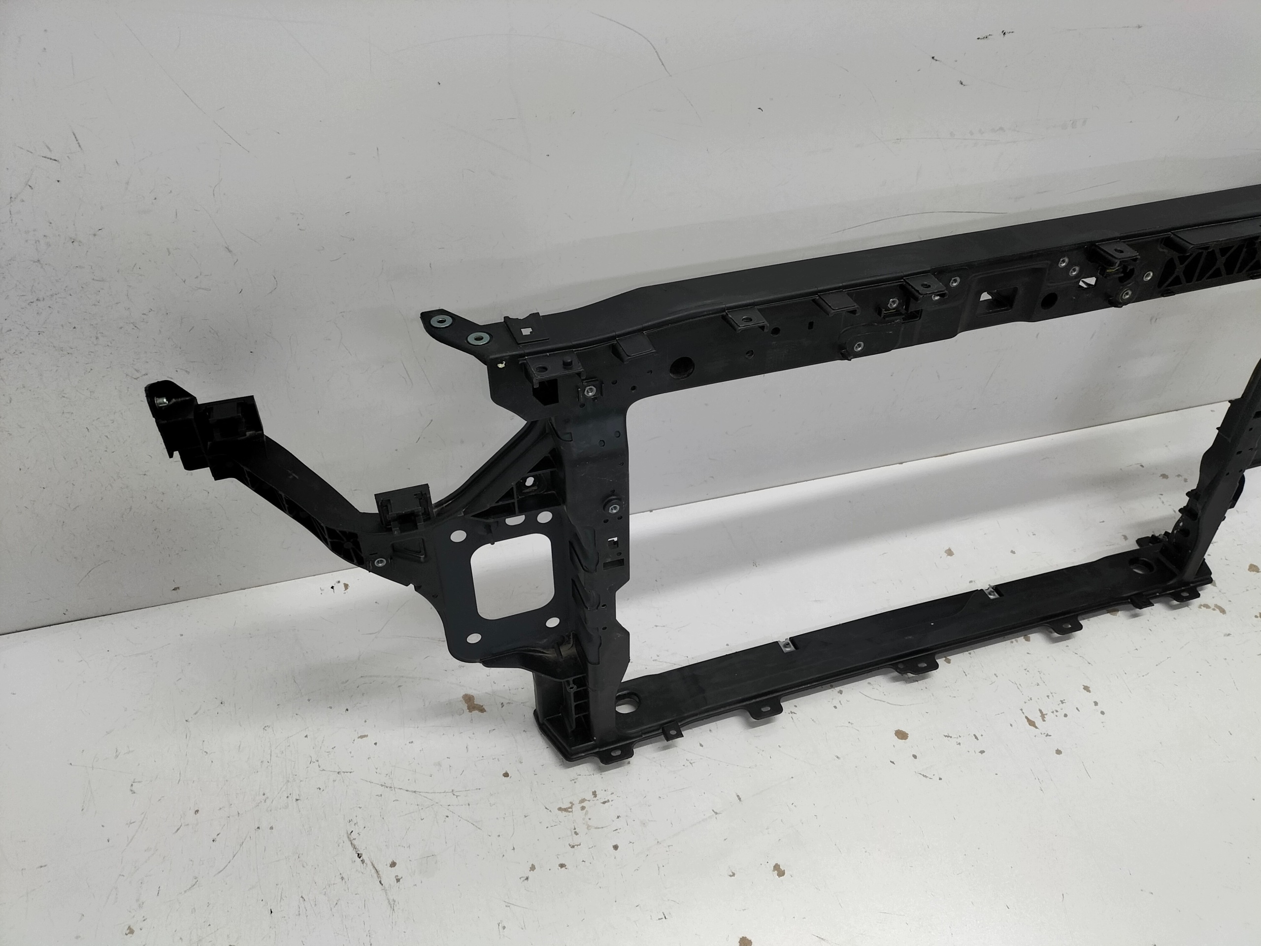 support panel for radiators pillar iron front KIA X-CEED 19- zakuty , patrz numer