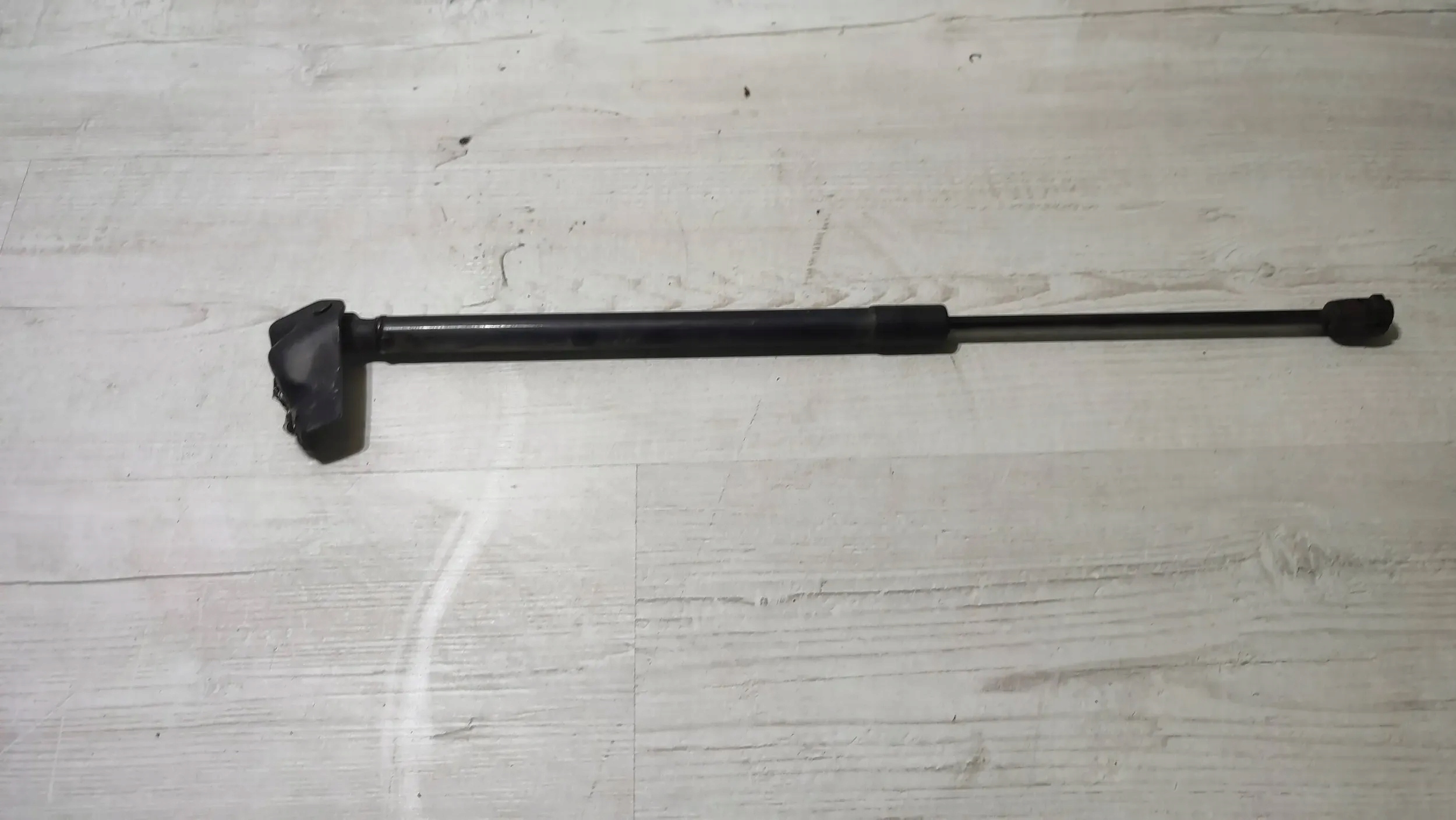 KIA Rio IV 18r Dämpfer heckklappe heck