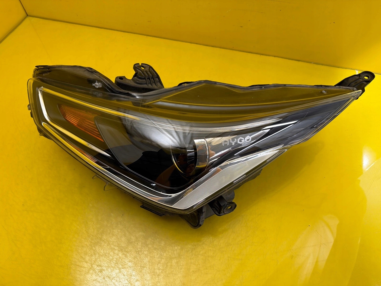 light left Toyota Aygo II Lift 18-22 EU Koito 0H-21