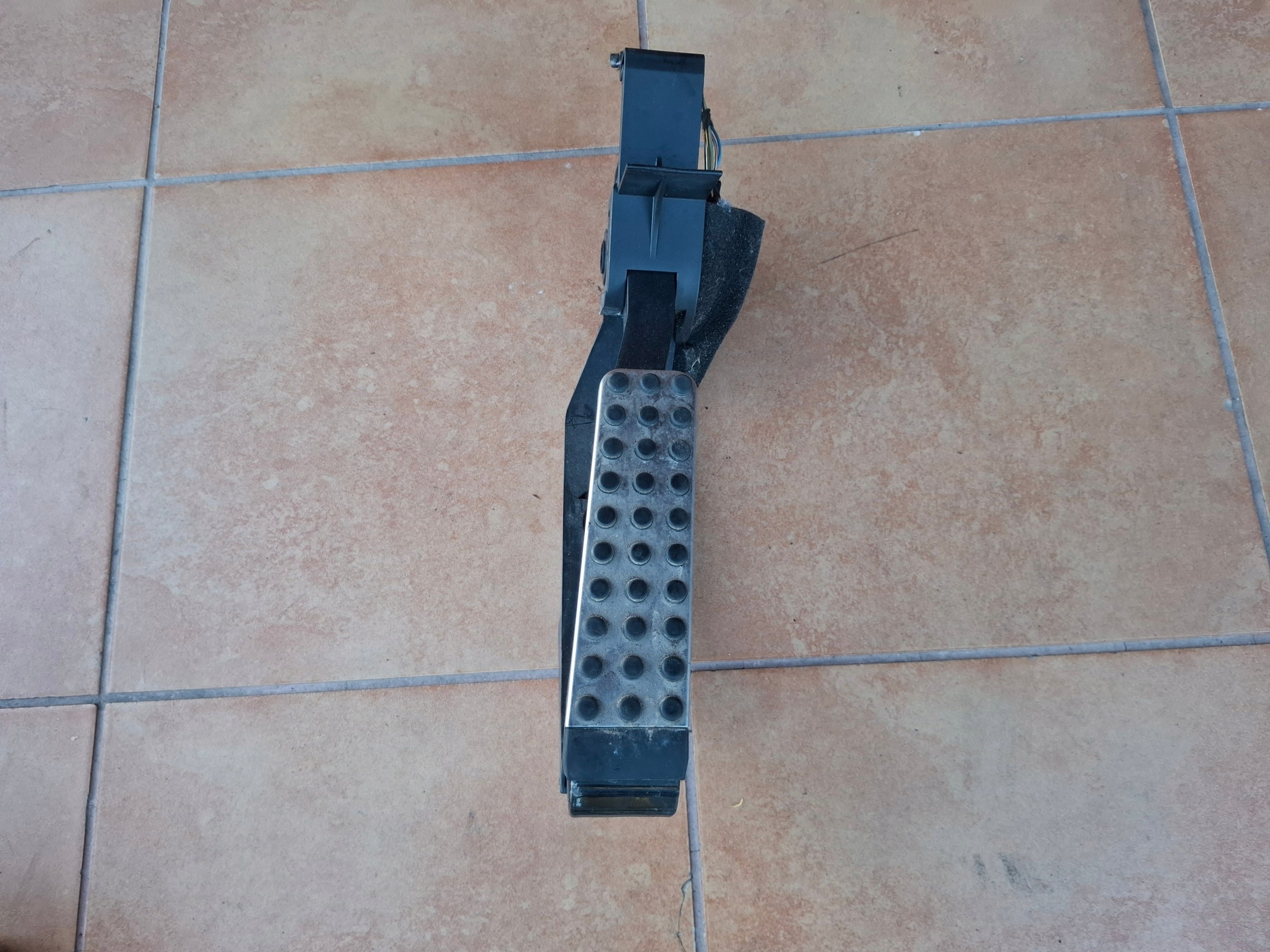 potentiometer gaspedal MERCEDES A2033000604