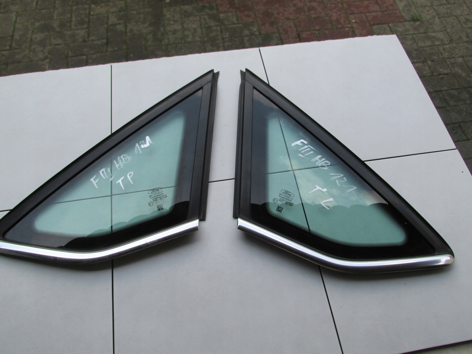 SZYBA KAROSERYJNA TYŁ CHROM FOCUS MK3 2011 2012 R