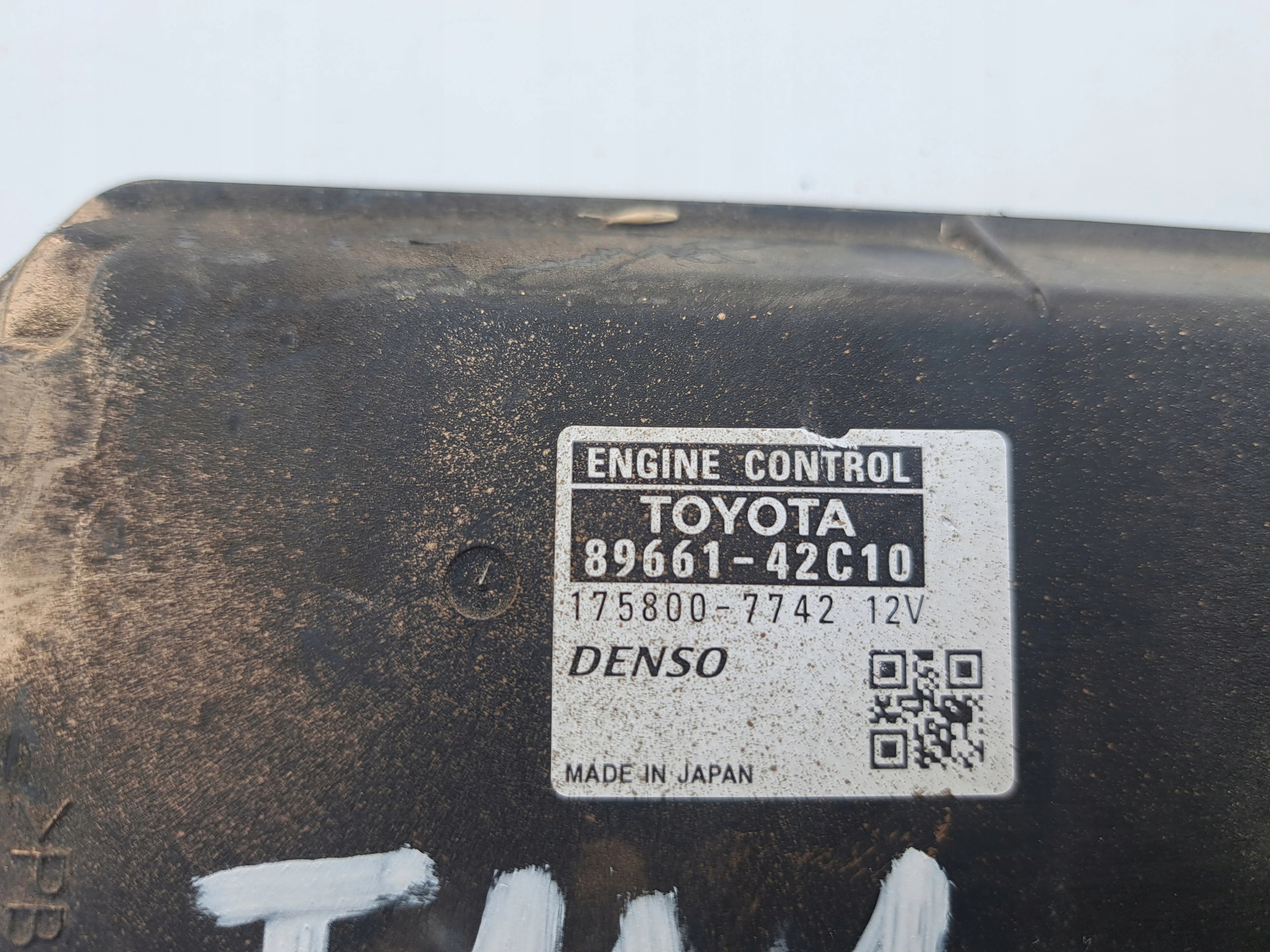 TOYOTA RAV4 89661-42C10 ECU Computer Original