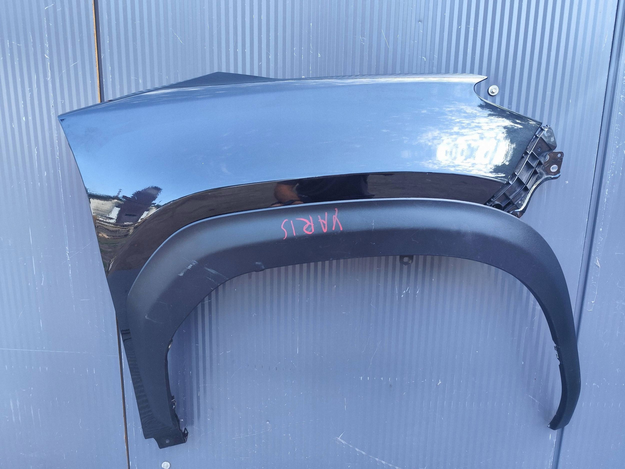 TOYOTA YARIS CROSS fender front right complete DEMONTAZ