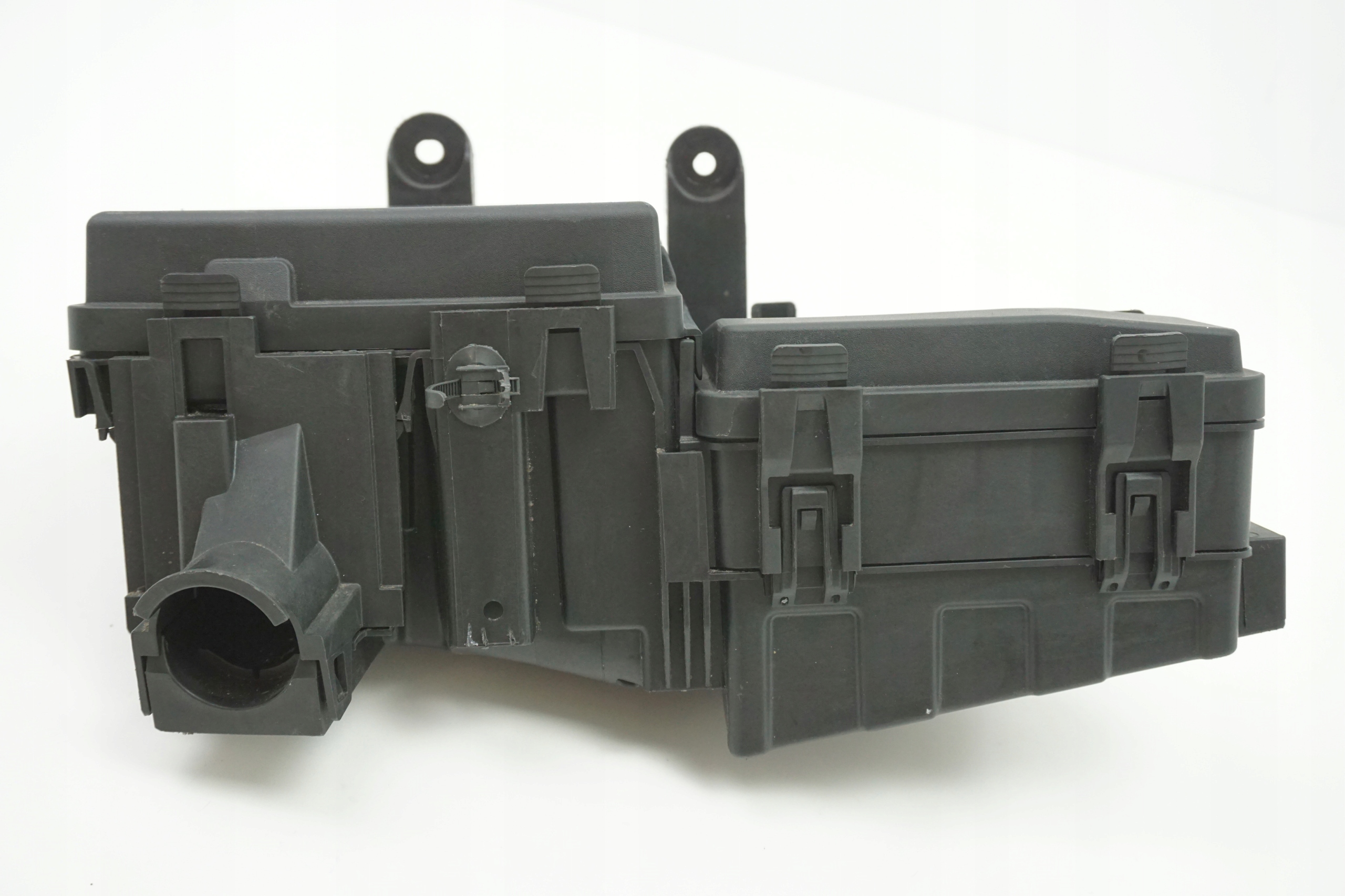 Obudowa bezpiecznikow Renault Kadjar Weight with packaging 2 kg