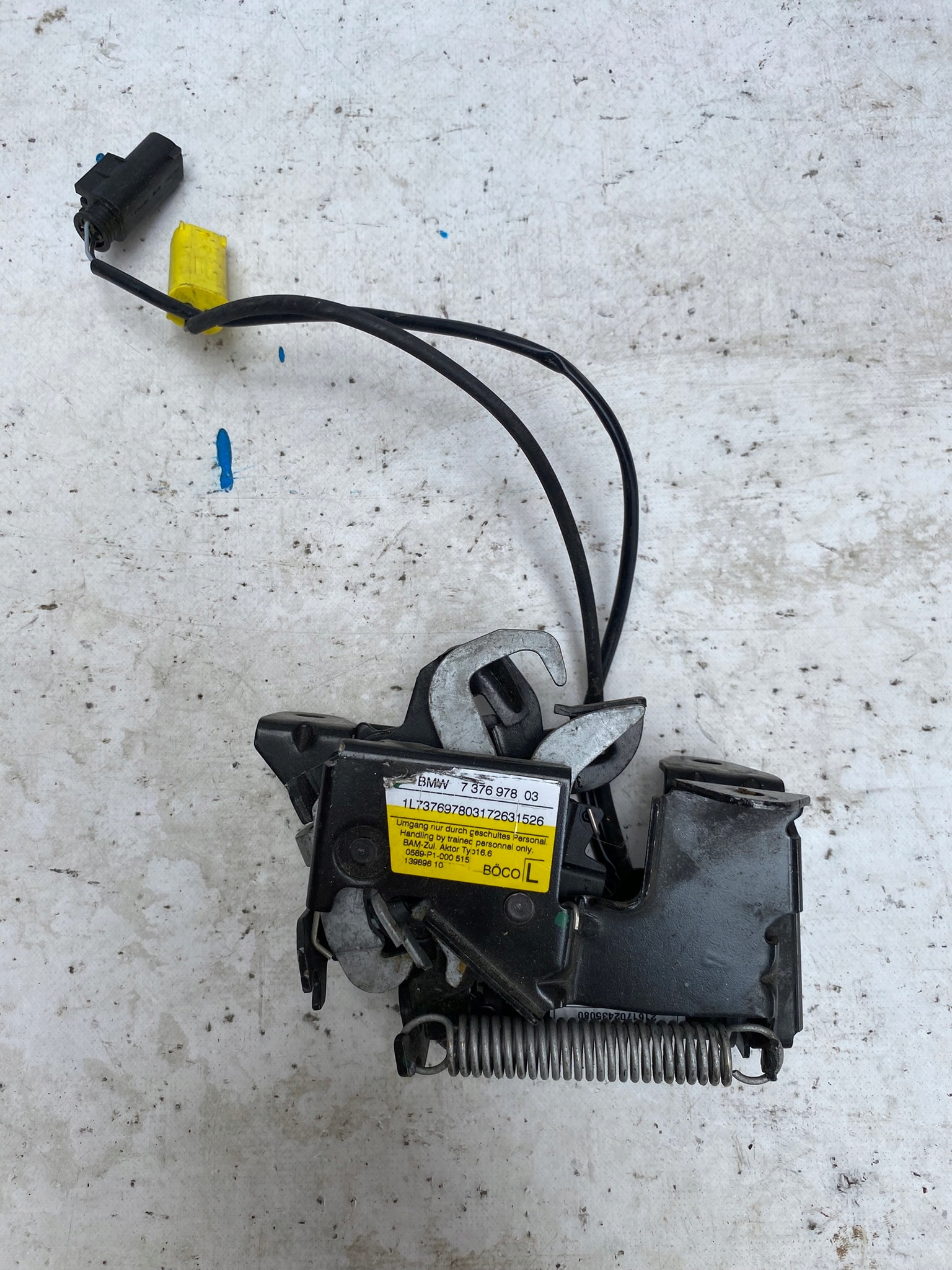 BMW X1 F48 15- bonnet latch lock left 737697803