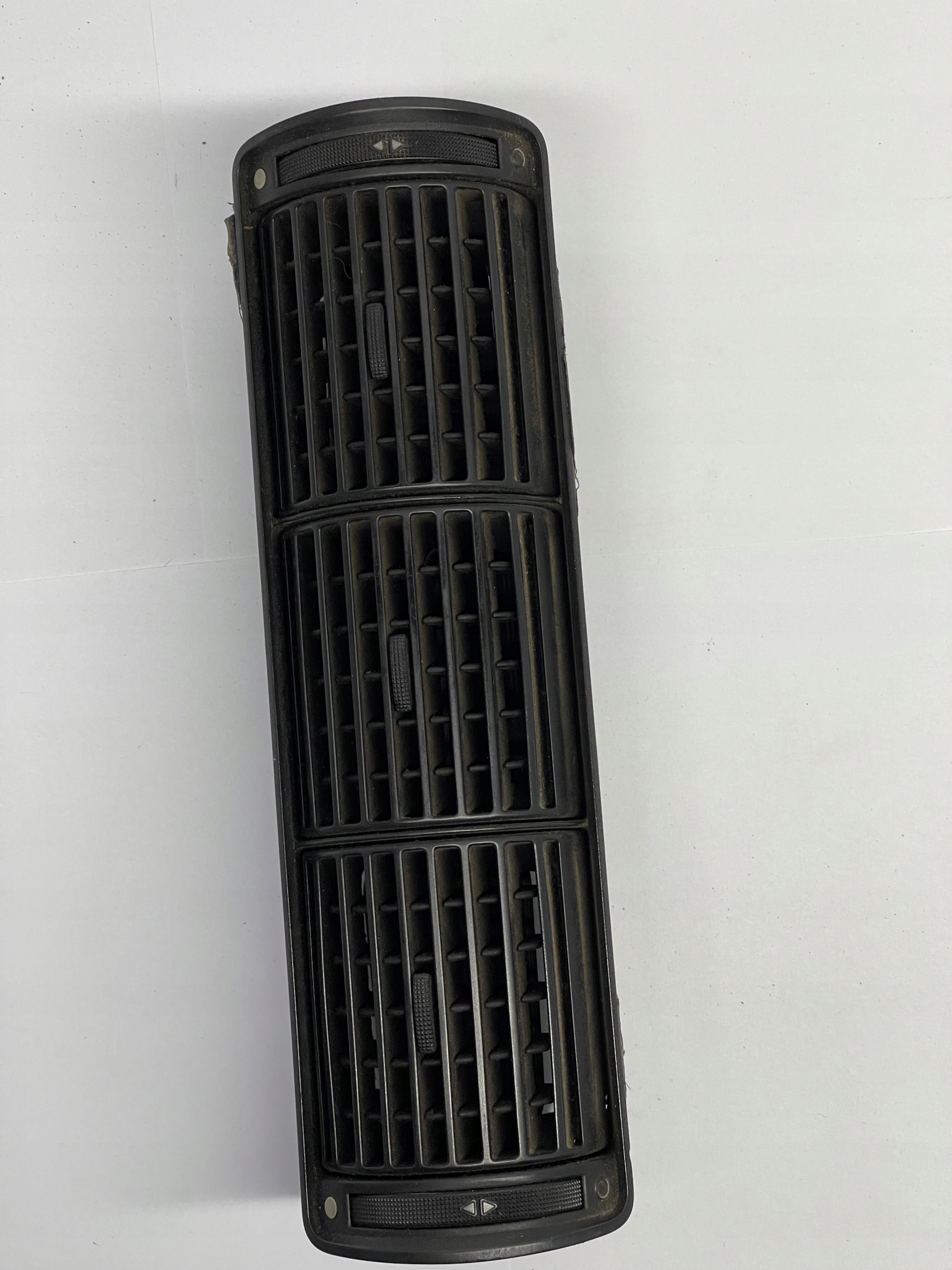 grid air conditioning devices central Audi OE 8D0820951