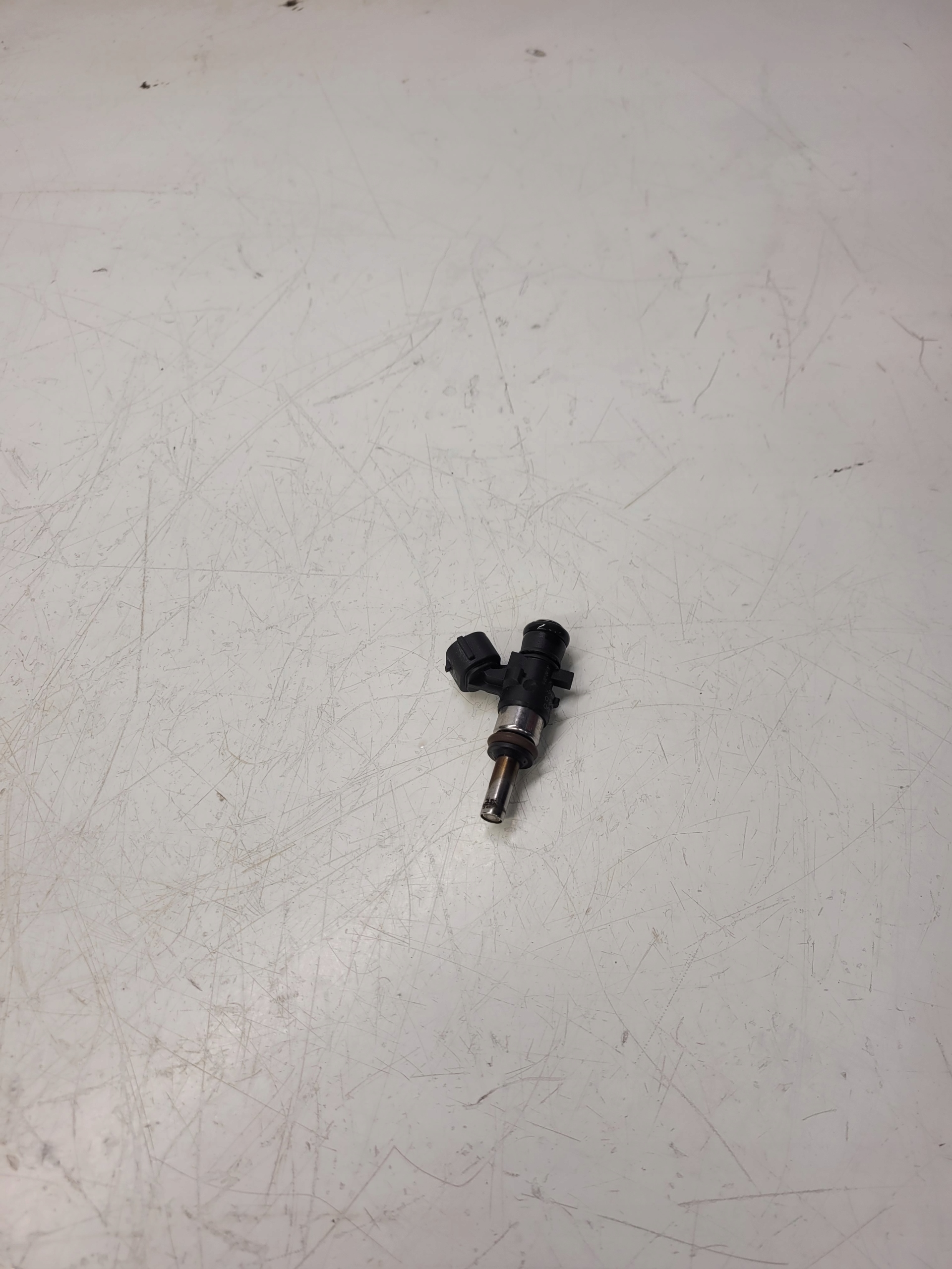 nozzle injector AUDI VW 1.8 TFSI 06L906031A